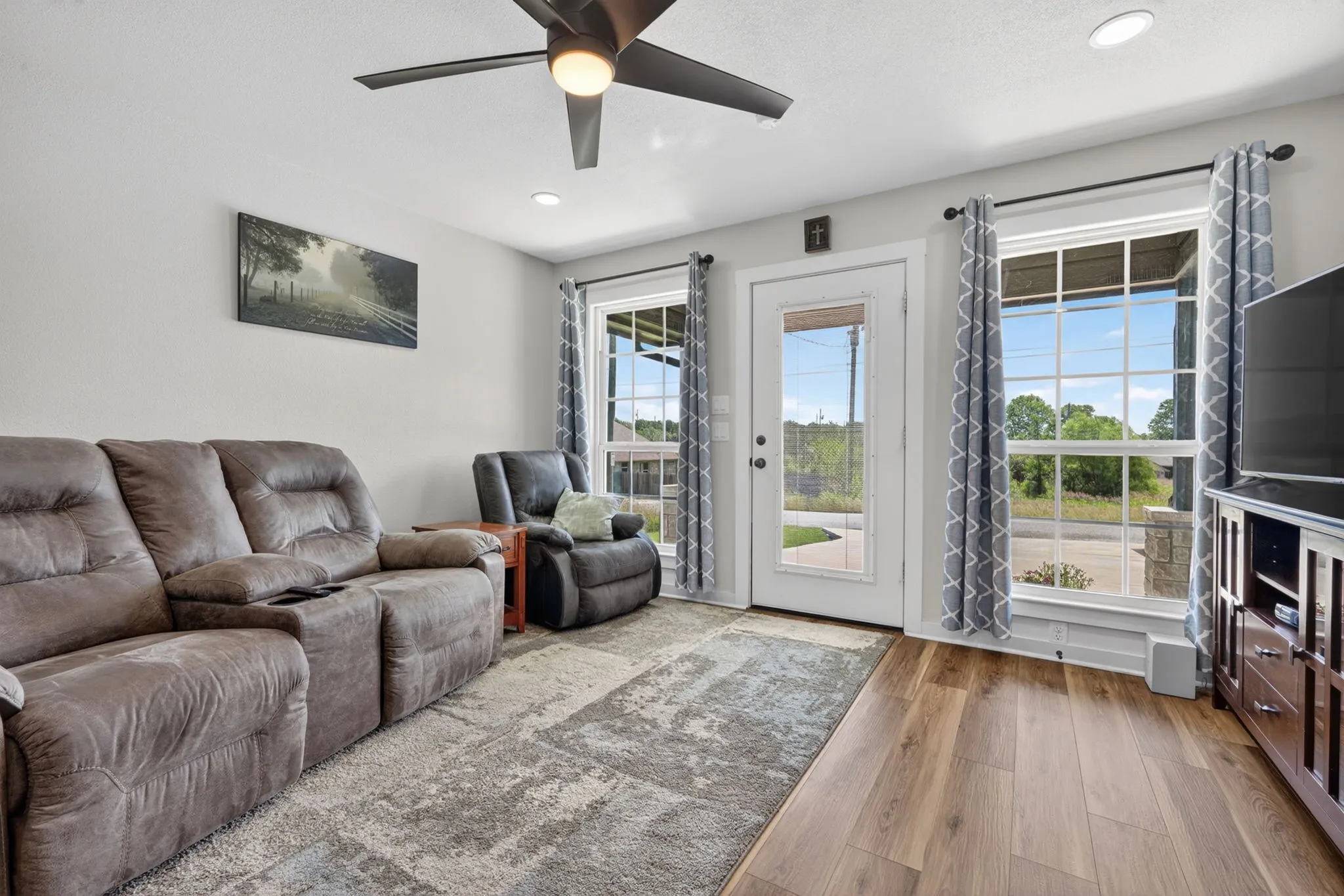 Single Family Residence For Sale in Hood County , 2308 Centaurus Way, Granbury, Texas 76048, 2 Bedroom, 2 Bathroom, Garage spaces, 1,170 Sqft, built in 2022, mls#21285328, Real Estate Agent in Granbury, Homes For Sale in Hood county, Homes For Sale in Granbury, Realtor in Granbury Texas, Real Estate Brokerage Independent Realty Texas, Luminita Cordes Realtor