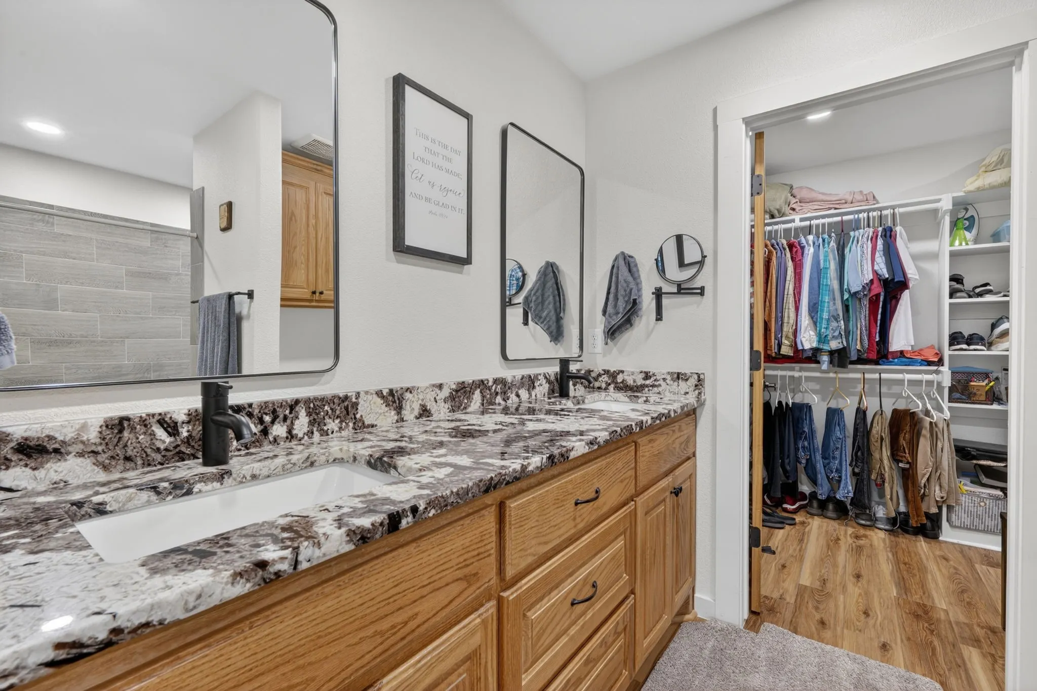 Single Family Residence For Sale in Hood County , 2308 Centaurus Way, Granbury, Texas 76048, 2 Bedroom, 2 Bathroom, Garage spaces, 1,170 Sqft, built in 2022, mls#21285328, Real Estate Agent in Granbury, Homes For Sale in Hood county, Homes For Sale in Granbury, Realtor in Granbury Texas, Real Estate Brokerage Independent Realty Texas, Luminita Cordes Realtor