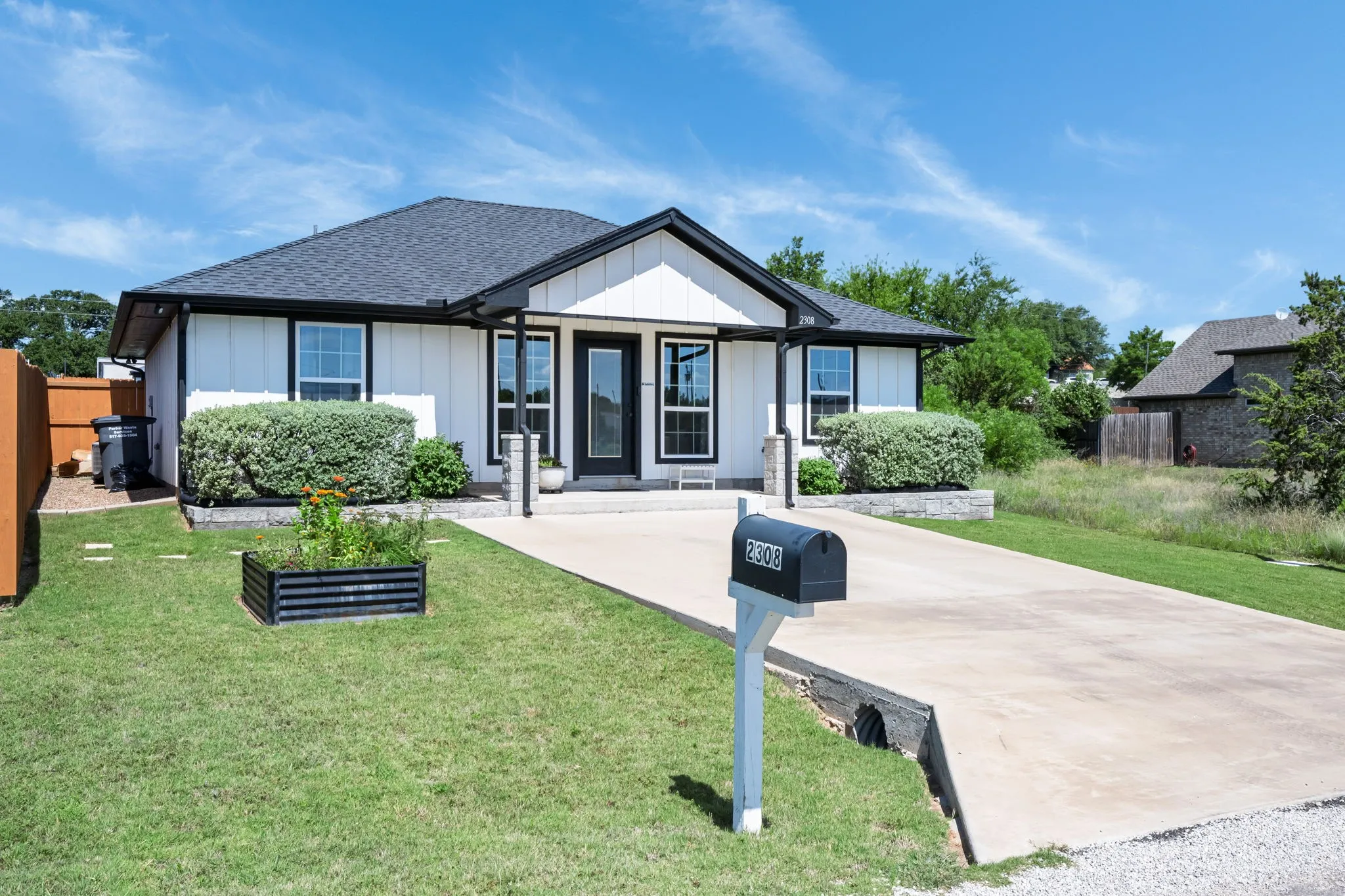 Single Family Residence For Sale in Hood County , 2308 Centaurus Way, Granbury, Texas 76048, 2 Bedroom, 2 Bathroom, Garage spaces, 1,170 Sqft, built in 2022, mls#21285328, Real Estate Agent in Granbury, Homes For Sale in Hood county, Homes For Sale in Granbury, Realtor in Granbury Texas, Real Estate Brokerage Independent Realty Texas, Luminita Cordes Realtor