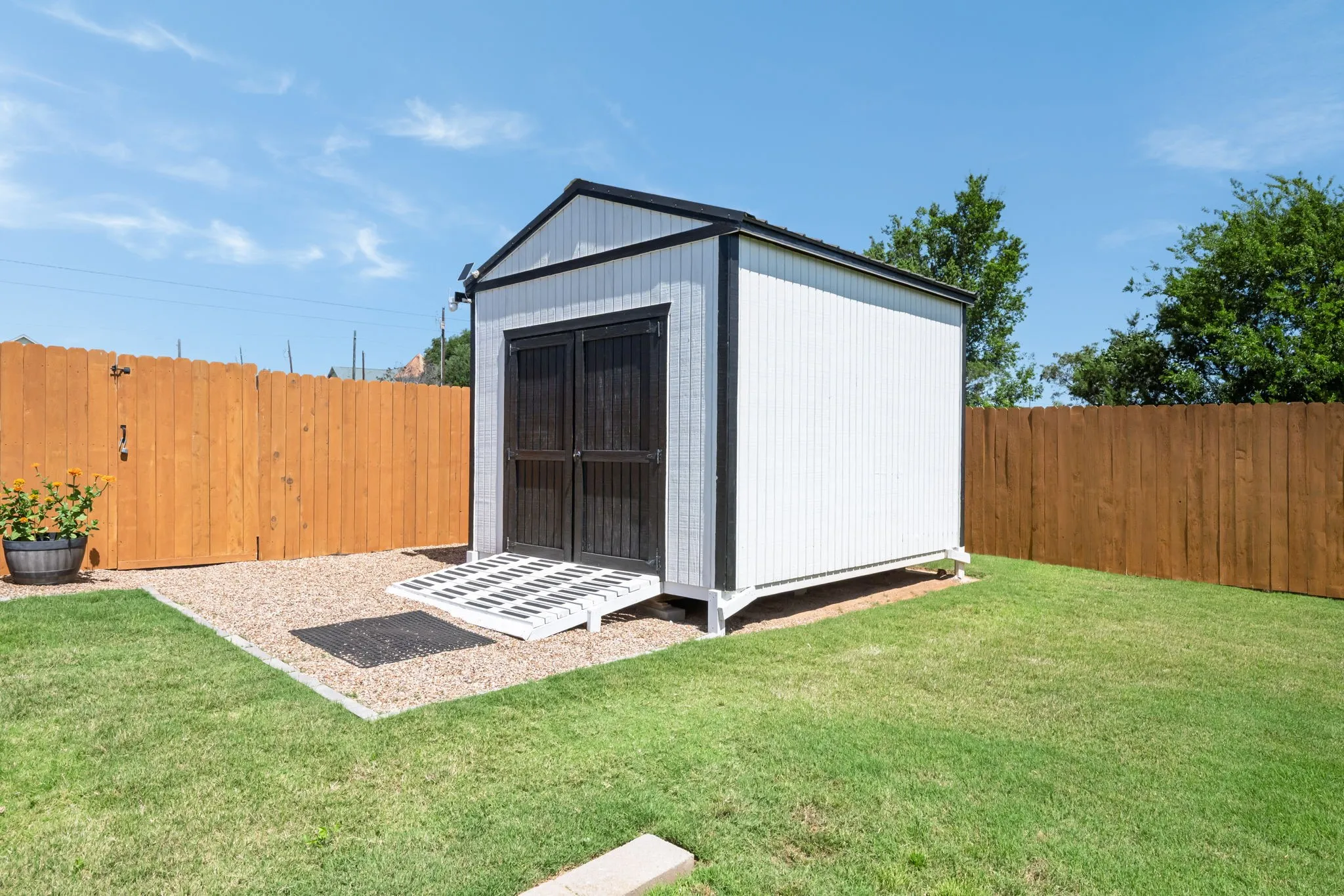 Single Family Residence For Sale in Hood County , 2308 Centaurus Way, Granbury, Texas 76048, 2 Bedroom, 2 Bathroom, Garage spaces, 1,170 Sqft, built in 2022, mls#21285328, Real Estate Agent in Granbury, Homes For Sale in Hood county, Homes For Sale in Granbury, Realtor in Granbury Texas, Real Estate Brokerage Independent Realty Texas, Luminita Cordes Realtor