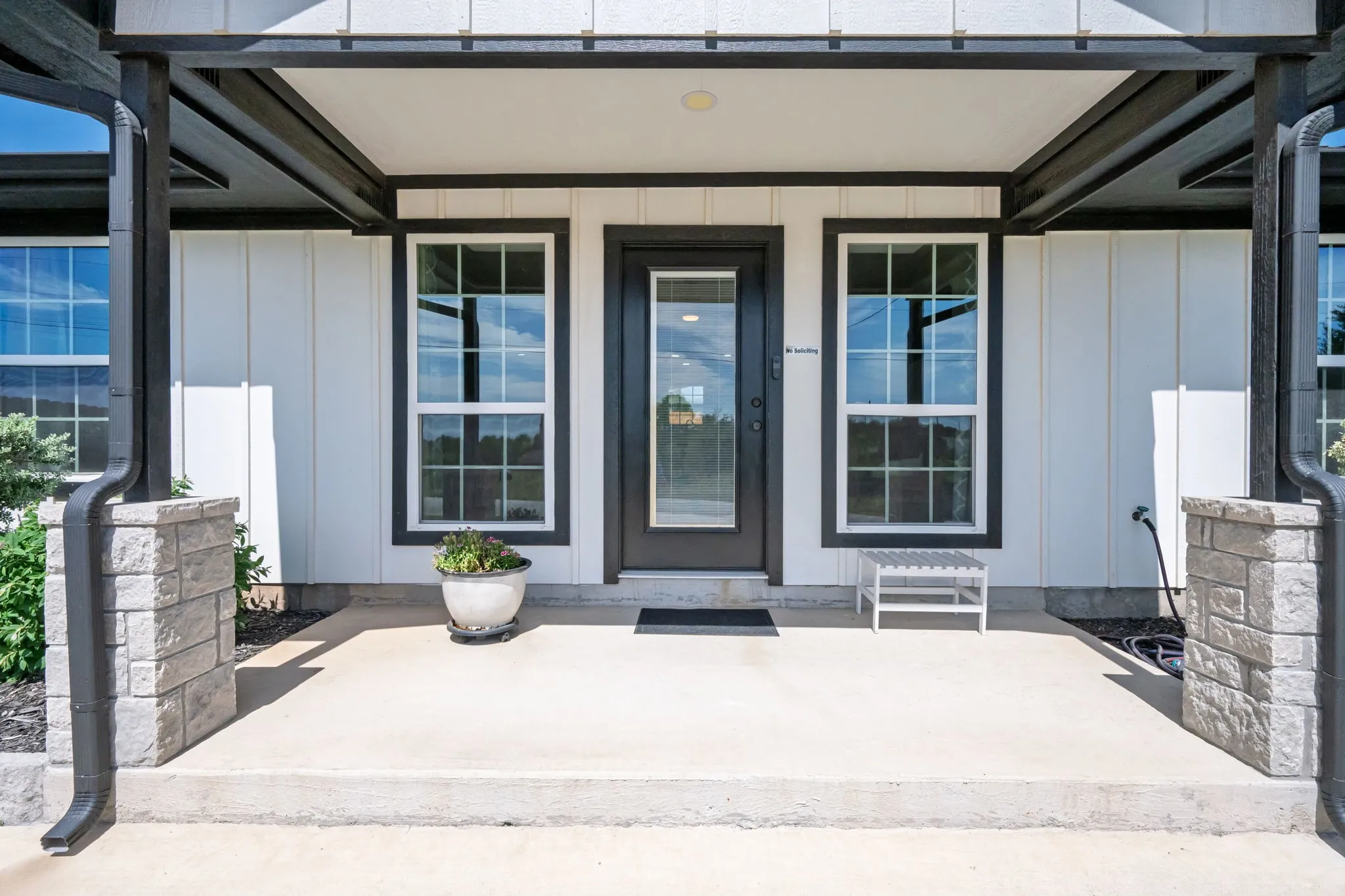 Single Family Residence For Sale in Hood County , 2308 Centaurus Way, Granbury, Texas 76048, 2 Bedroom, 2 Bathroom, Garage spaces, 1,170 Sqft, built in 2022, mls#21285328, Real Estate Agent in Granbury, Homes For Sale in Hood county, Homes For Sale in Granbury, Realtor in Granbury Texas, Real Estate Brokerage Independent Realty Texas, Luminita Cordes Realtor