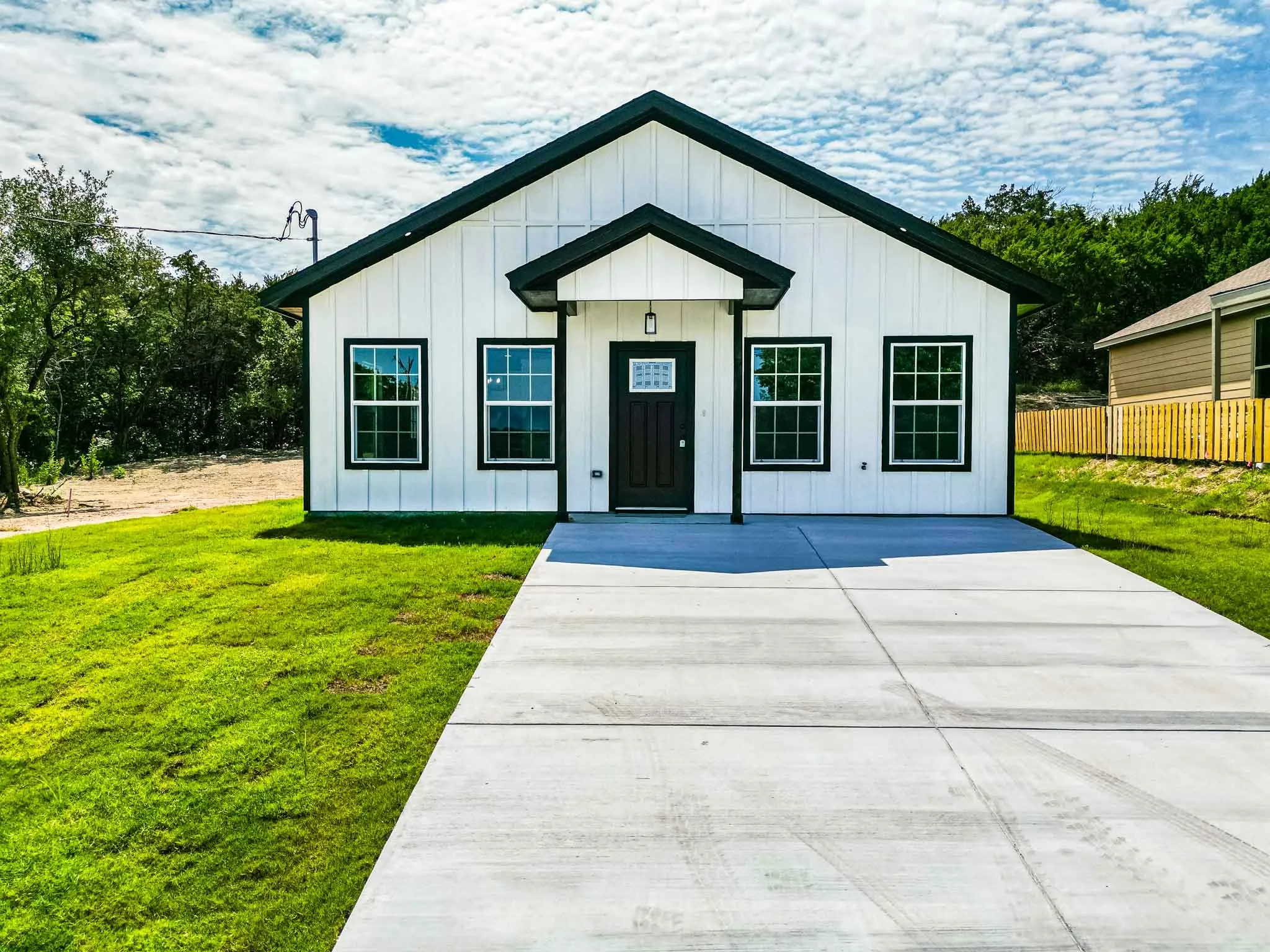 Single Family Residence For Sale in Hood County , 4315 Mountain Hollow Drive, Granbury, Texas 76048, 3 Bedroom, 2 Bathroom, Garage spaces, 1,160 Sqft, built in 2026, mls#21280391, Real Estate Agent in Granbury, Homes For Sale in Hood county, Homes For Sale in Granbury, Realtor in Granbury Texas, Real Estate Brokerage Independent Realty Texas, Luminita Cordes Realtor