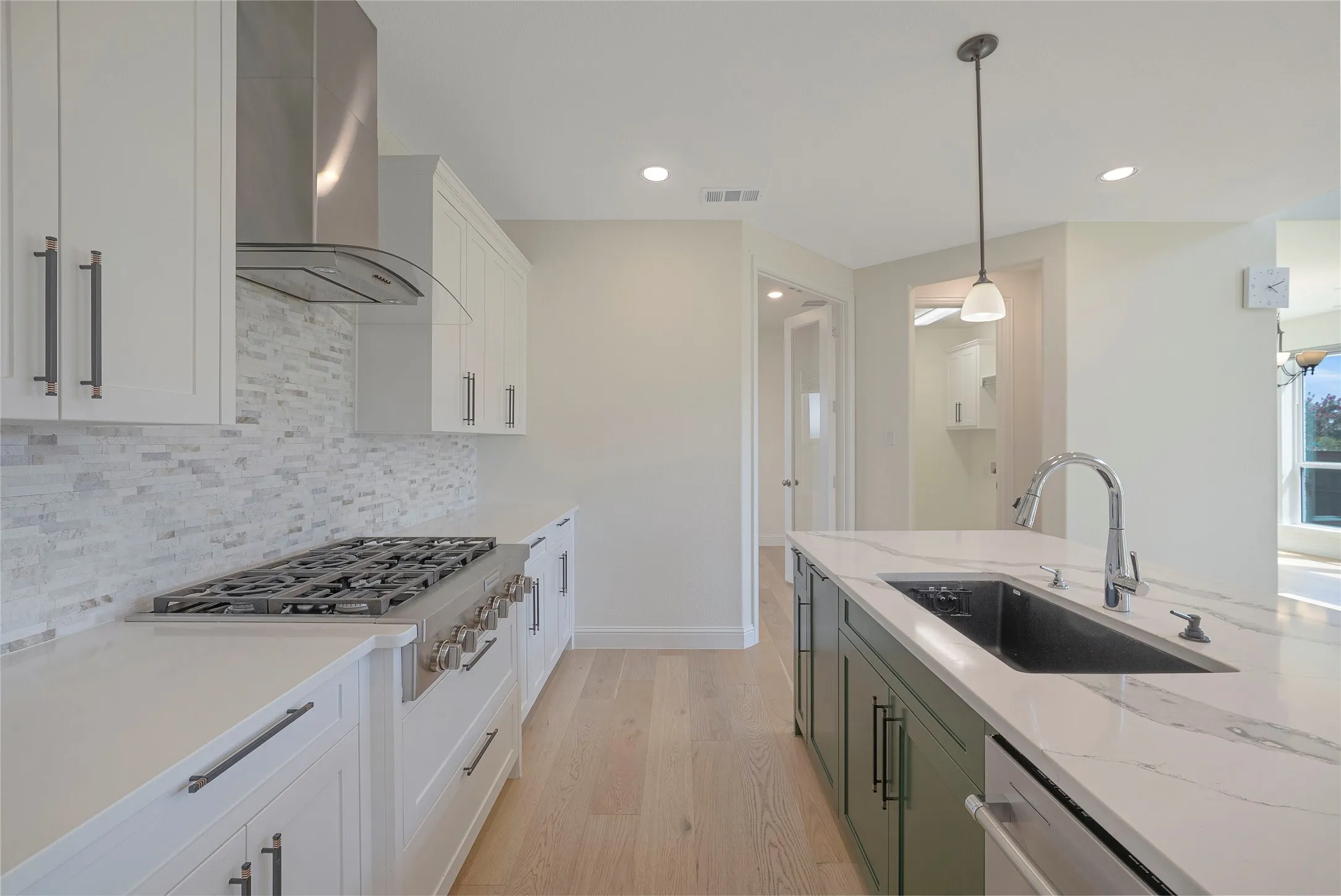 Single Family Residence For Sale in Collin County , 15513 Fringe Tree Road, Frisco, Texas 75035, 4 Bedroom, 4 Bathroom, 2 Garage spaces, 3,421 Sqft, built in 2023, mls#21289893, Real Estate Agent in Frisco, Homes For Sale in Collin county, Homes For Sale in Frisco, Realtor in Frisco Texas, Real Estate Brokerage Independent Realty Texas, Luminita Cordes Realtor