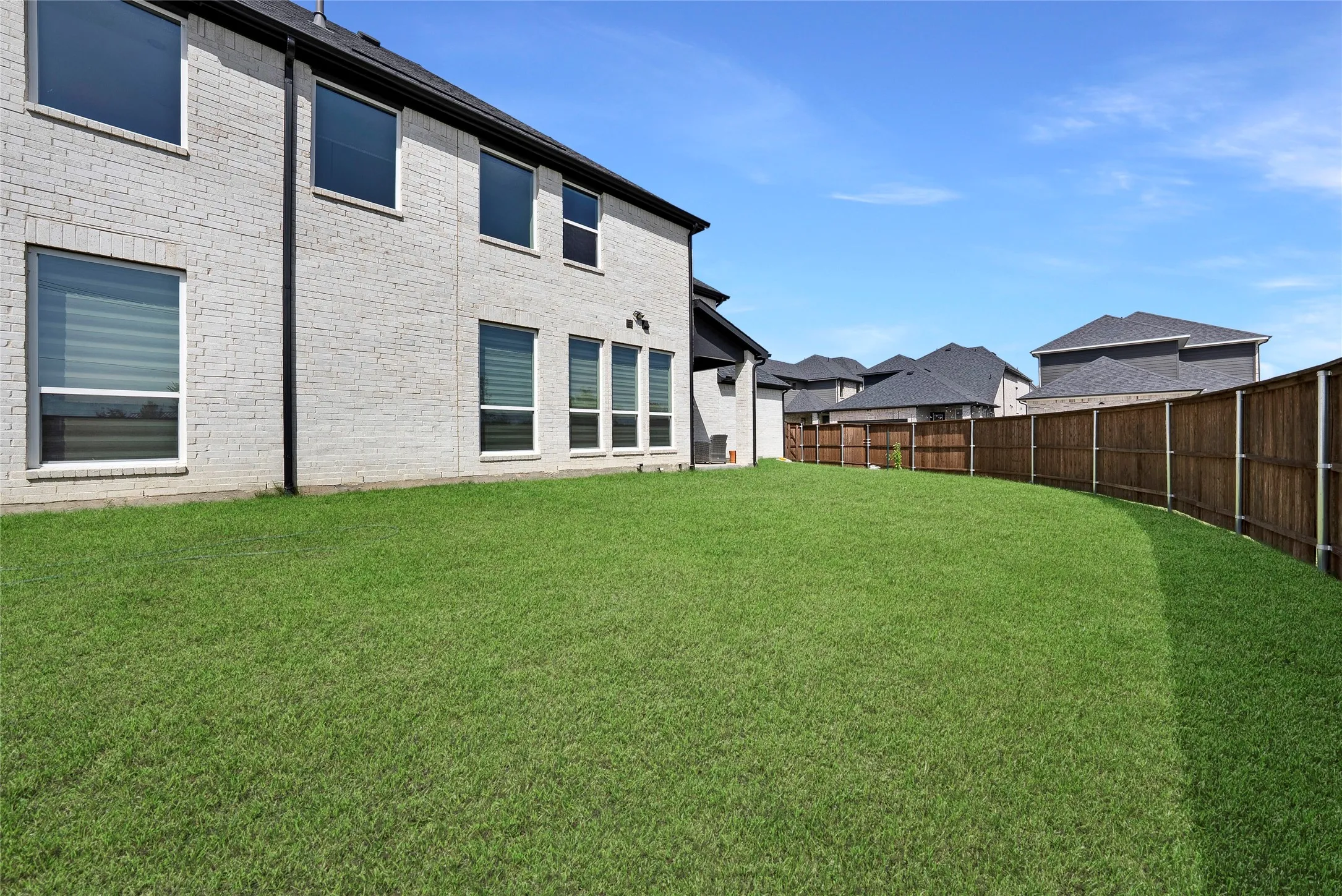 Single Family Residence For Sale in Collin County , 15513 Fringe Tree Road, Frisco, Texas 75035, 4 Bedroom, 4 Bathroom, 2 Garage spaces, 3,421 Sqft, built in 2023, mls#21289893, Real Estate Agent in Frisco, Homes For Sale in Collin county, Homes For Sale in Frisco, Realtor in Frisco Texas, Real Estate Brokerage Independent Realty Texas, Luminita Cordes Realtor