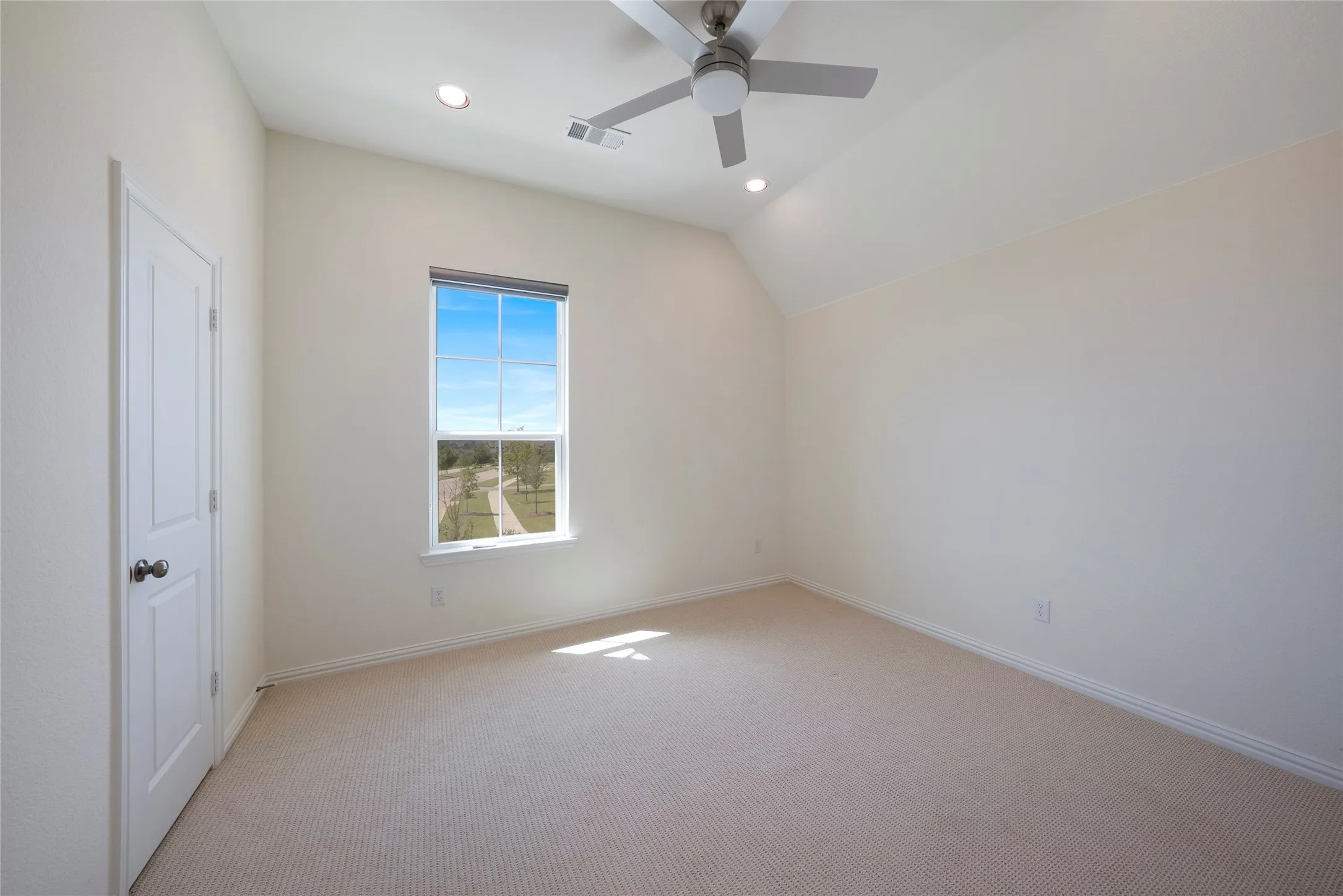 Single Family Residence For Sale in Collin County , 15513 Fringe Tree Road, Frisco, Texas 75035, 4 Bedroom, 4 Bathroom, 2 Garage spaces, 3,421 Sqft, built in 2023, mls#21289893, Real Estate Agent in Frisco, Homes For Sale in Collin county, Homes For Sale in Frisco, Realtor in Frisco Texas, Real Estate Brokerage Independent Realty Texas, Luminita Cordes Realtor