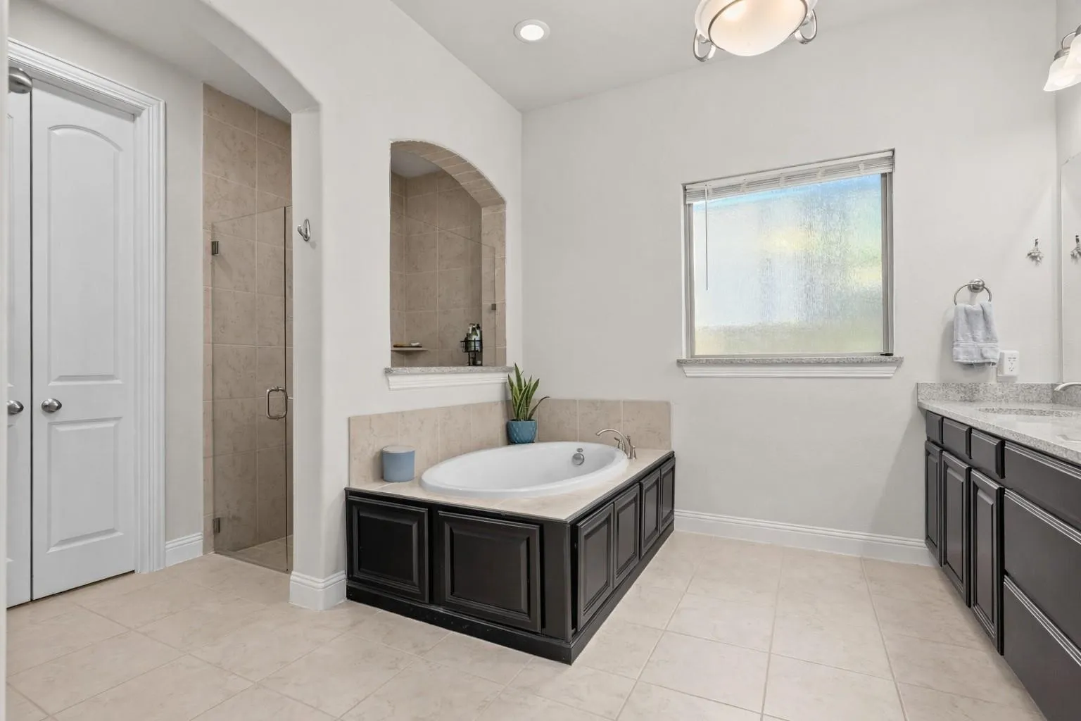 Single Family Residence For Sale in Denton County , 1416 9th Street, Argyle, Texas 76226, 4 Bedroom, 4 Bathroom, 3 Garage spaces, 3,721 Sqft, built in 2015, mls#21290743, Real Estate Agent in Argyle, Homes For Sale in Denton county, Homes For Sale in Argyle, Realtor in Argyle Texas, Real Estate Brokerage Independent Realty Texas, Luminita Cordes Realtor