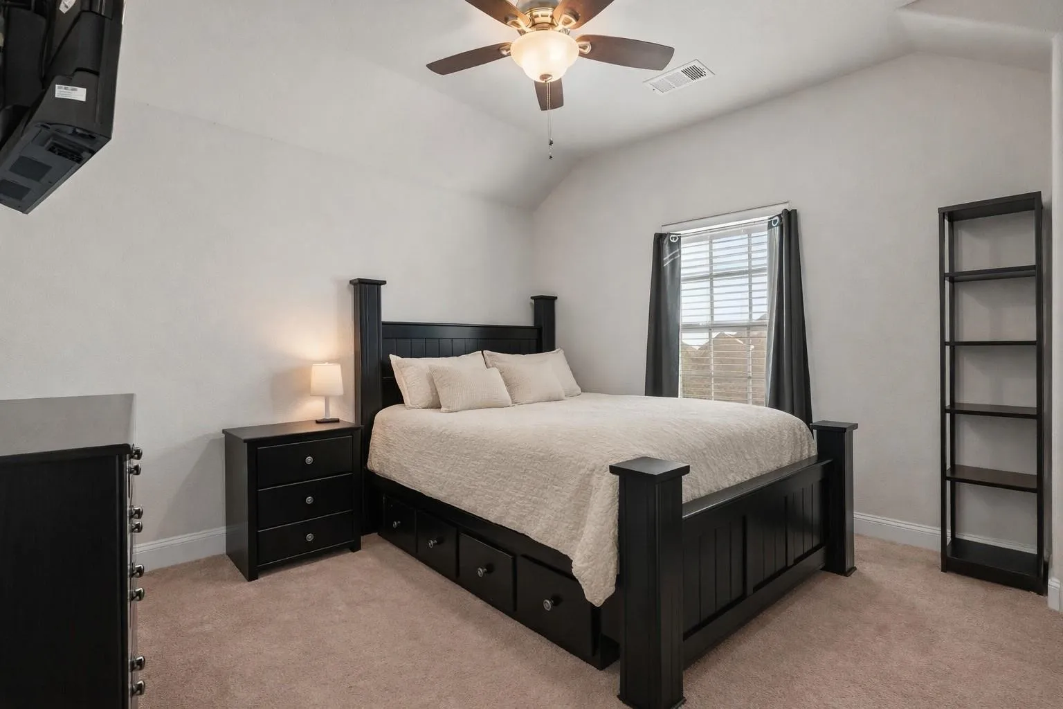 Single Family Residence For Sale in Denton County , 1416 9th Street, Argyle, Texas 76226, 4 Bedroom, 4 Bathroom, 3 Garage spaces, 3,721 Sqft, built in 2015, mls#21290743, Real Estate Agent in Argyle, Homes For Sale in Denton county, Homes For Sale in Argyle, Realtor in Argyle Texas, Real Estate Brokerage Independent Realty Texas, Luminita Cordes Realtor
