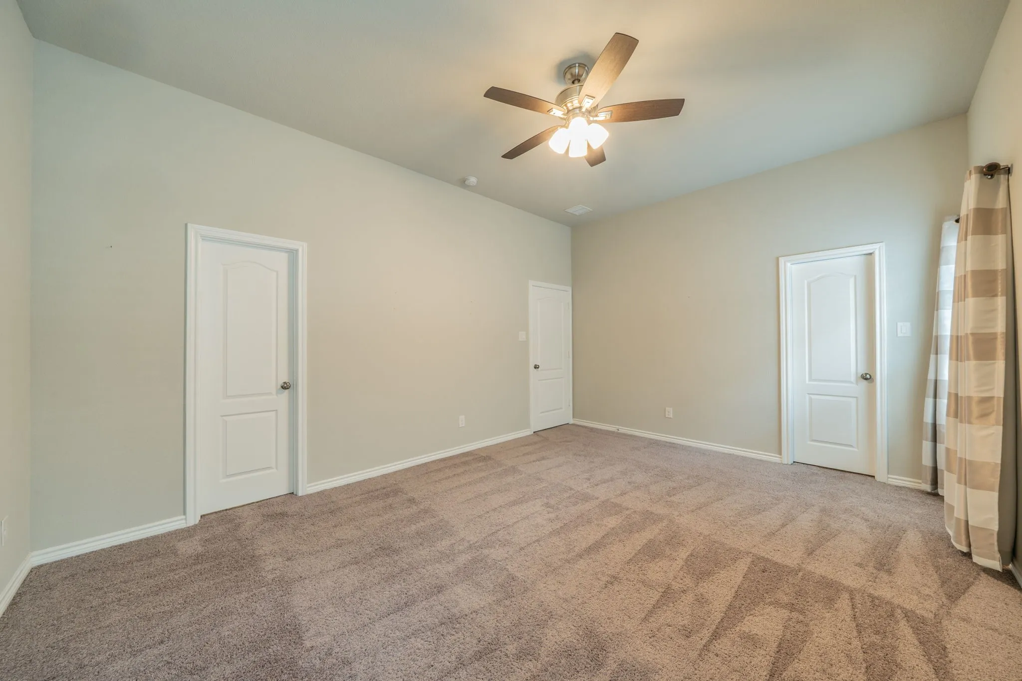 Single Family Residence For Sale in Tarrant County , 5904 Richmond Drive, North Richland Hills, Texas 76180, 4 Bedroom, 3 Bathroom, 2 Garage spaces, 3,130 Sqft, built in 2017, mls#21289989, Real Estate Agent in North Richland Hills, Homes For Sale in Tarrant county, Homes For Sale in North Richland Hills, Realtor in North Richland Hills Texas, Real Estate Brokerage Independent Realty Texas, Luminita Cordes Realtor