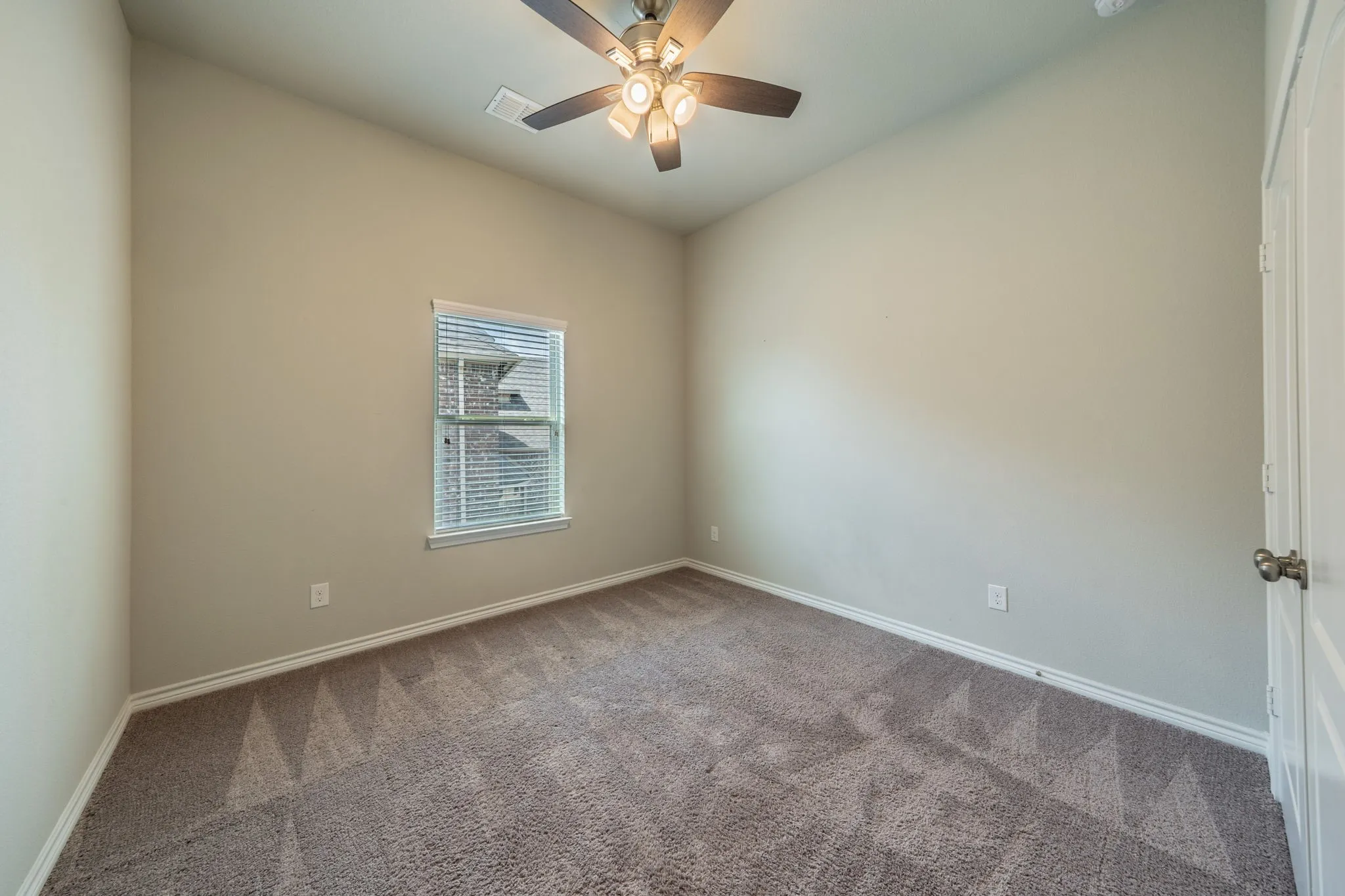 Single Family Residence For Sale in Tarrant County , 5904 Richmond Drive, North Richland Hills, Texas 76180, 4 Bedroom, 3 Bathroom, 2 Garage spaces, 3,130 Sqft, built in 2017, mls#21289989, Real Estate Agent in North Richland Hills, Homes For Sale in Tarrant county, Homes For Sale in North Richland Hills, Realtor in North Richland Hills Texas, Real Estate Brokerage Independent Realty Texas, Luminita Cordes Realtor