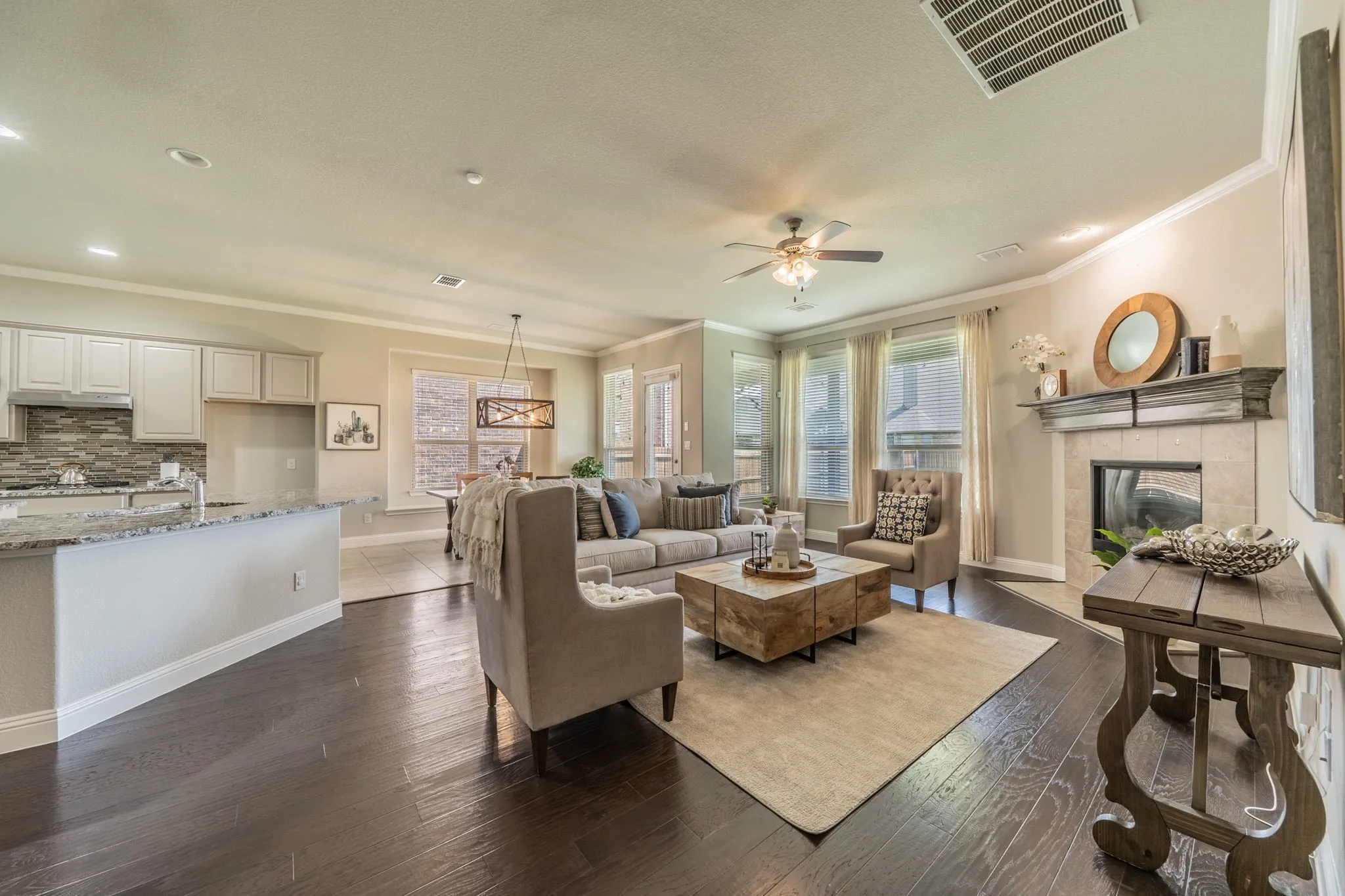  The gas log fireplace offers the perfect setting for gatherings!