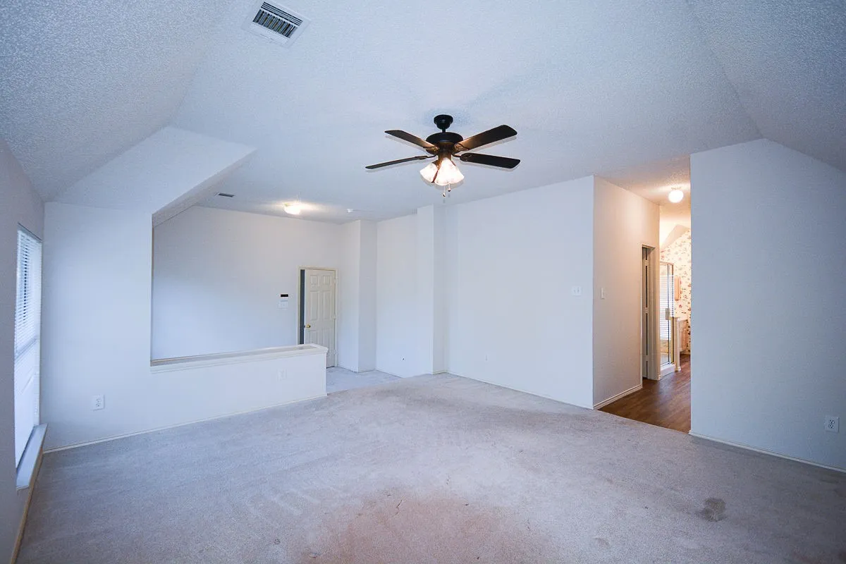 Single Family Residence For Sale in Dallas County , 7305 Gillon Drive, Rowlett, Texas 75089, 4 Bedroom, 3 Bathroom, 2 Garage spaces, 2,372 Sqft, built in 1995, mls#21289656, Real Estate Agent in Rowlett, Homes For Sale in Dallas county, Homes For Sale in Rowlett, Realtor in Rowlett Texas, Real Estate Brokerage Independent Realty Texas, Luminita Cordes Realtor