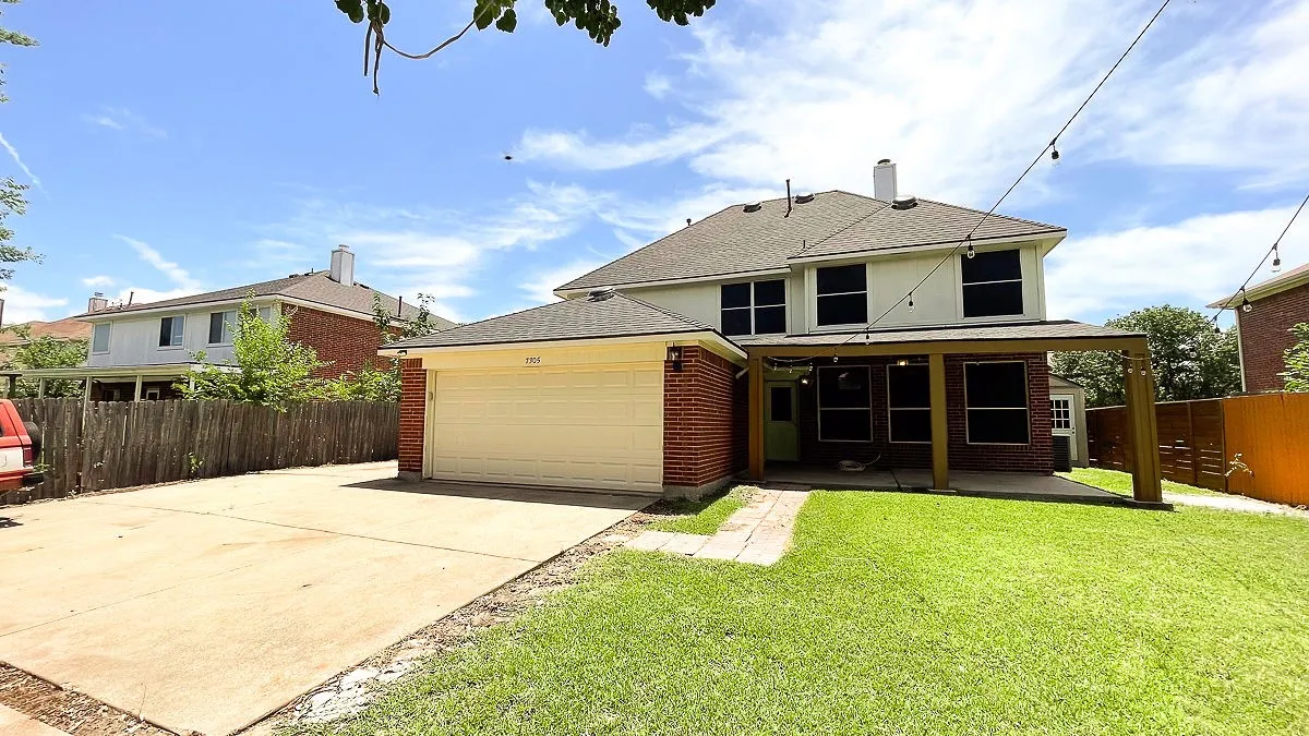 Single Family Residence For Sale in Dallas County , 7305 Gillon Drive, Rowlett, Texas 75089, 4 Bedroom, 3 Bathroom, 2 Garage spaces, 2,372 Sqft, built in 1995, mls#21289656, Real Estate Agent in Rowlett, Homes For Sale in Dallas county, Homes For Sale in Rowlett, Realtor in Rowlett Texas, Real Estate Brokerage Independent Realty Texas, Luminita Cordes Realtor