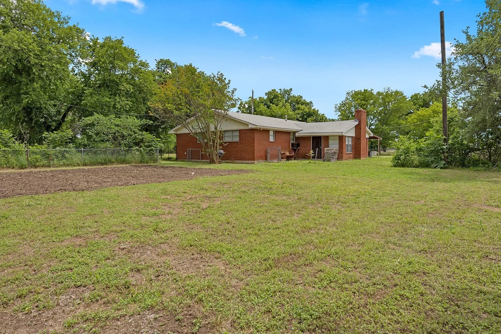Single Family Residence For Sale in Bosque County , 601 John Street, Morgan, Texas 76671, 2 Bedroom, 2 Bathroom, Garage spaces, 1,590 Sqft, built in 1960, Price $375,000, mls#21288836, Real Estate Agent in Morgan, Homes For Sale in Bosque county, Homes For Sale in Morgan, Realtor in Morgan Texas, Real Estate Brokerage Independent Realty Texas, Luminita Cordes Realtor