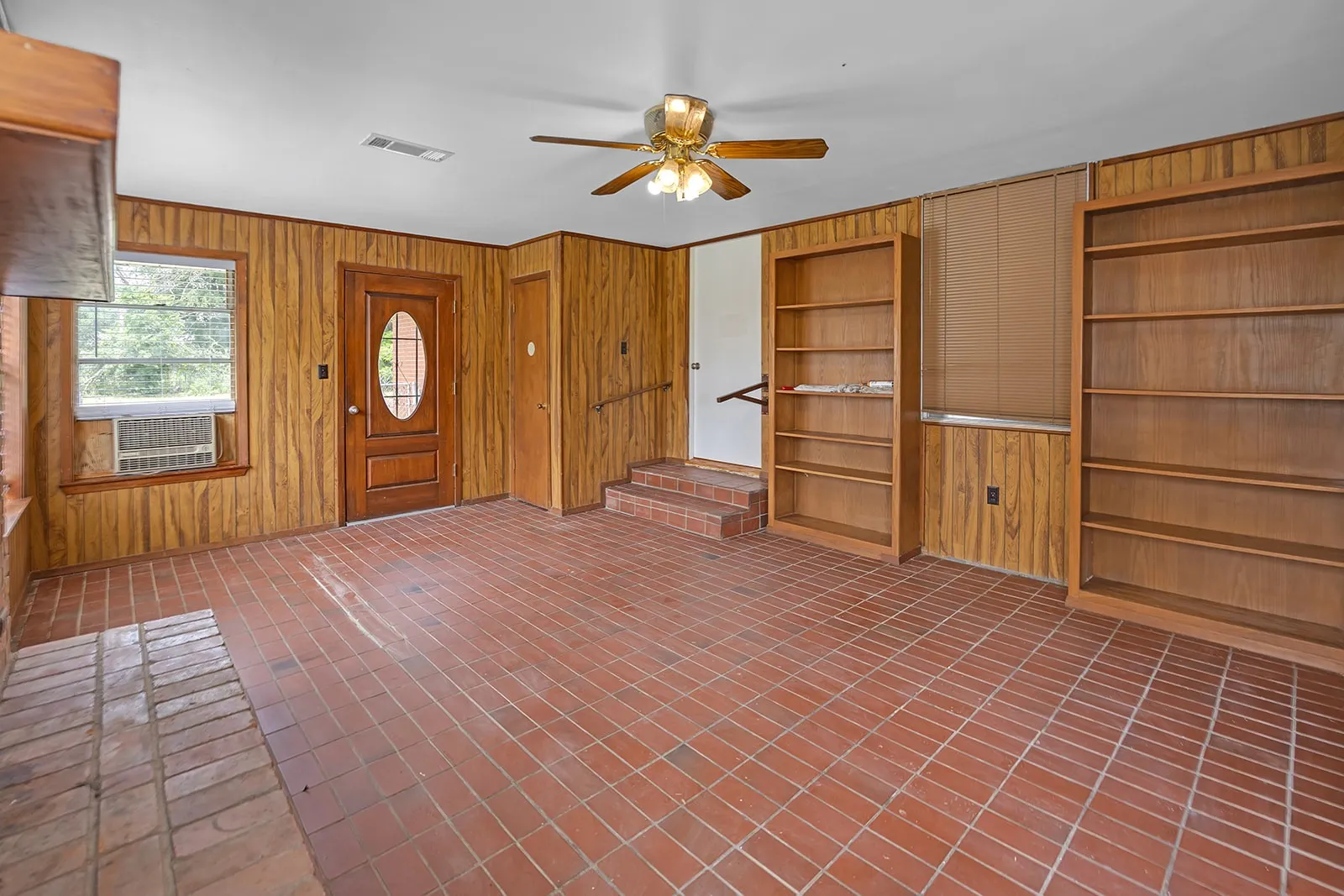 Single Family Residence For Sale in Bosque County , 601 John Street, Morgan, Texas 76671, 2 Bedroom, 2 Bathroom, Garage spaces, 1,590 Sqft, built in 1960, Price $375,000, mls#21288836, Real Estate Agent in Morgan, Homes For Sale in Bosque county, Homes For Sale in Morgan, Realtor in Morgan Texas, Real Estate Brokerage Independent Realty Texas, Luminita Cordes Realtor