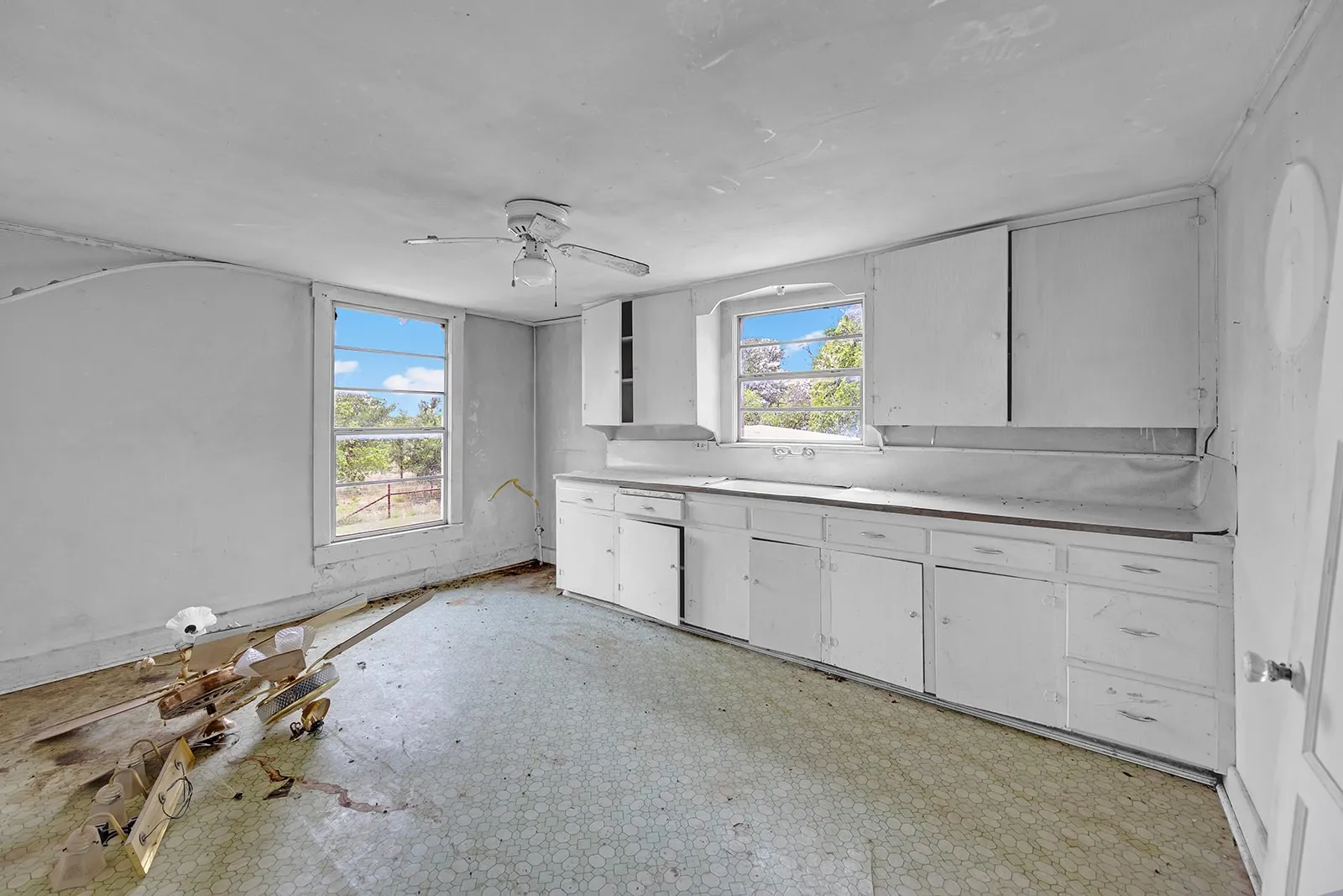 Single Family Residence For Sale in Bosque County , 601 John Street, Morgan, Texas 76671, 2 Bedroom, 2 Bathroom, Garage spaces, 1,590 Sqft, built in 1960, Price $375,000, mls#21288836, Real Estate Agent in Morgan, Homes For Sale in Bosque county, Homes For Sale in Morgan, Realtor in Morgan Texas, Real Estate Brokerage Independent Realty Texas, Luminita Cordes Realtor