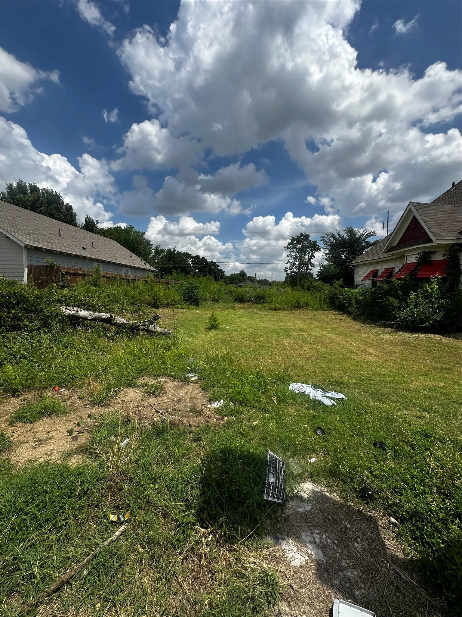 Improved Land For Sale in Tarrant County , 915 E Hattie Street, Fort Worth, Texas 76104, 0, 0, Garage spaces, 0 Sqft, built in 0, Price $110,000, mls#21290824, Real Estate Agent in Fort Worth, Homes For Sale in Tarrant county, Homes For Sale in Fort Worth, Realtor in Fort Worth Texas, Real Estate Brokerage Independent Realty Texas, Luminita Cordes Realtor