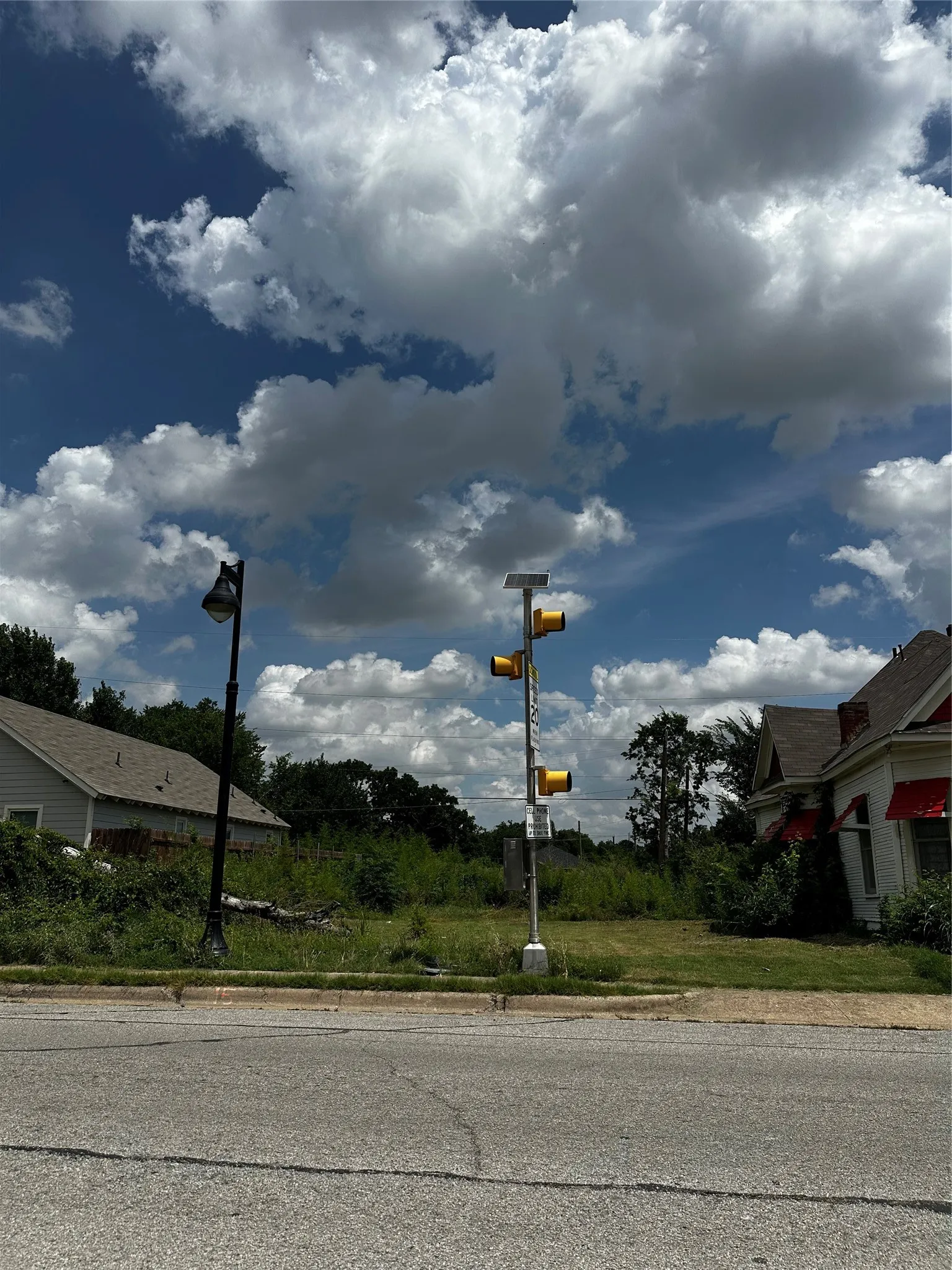 Improved Land For Sale in Tarrant County , 915 E Hattie Street, Fort Worth, Texas 76104, 0, 0, Garage spaces, 0 Sqft, built in 0, Price $110,000, mls#21290824, Real Estate Agent in Fort Worth, Homes For Sale in Tarrant county, Homes For Sale in Fort Worth, Realtor in Fort Worth Texas, Real Estate Brokerage Independent Realty Texas, Luminita Cordes Realtor