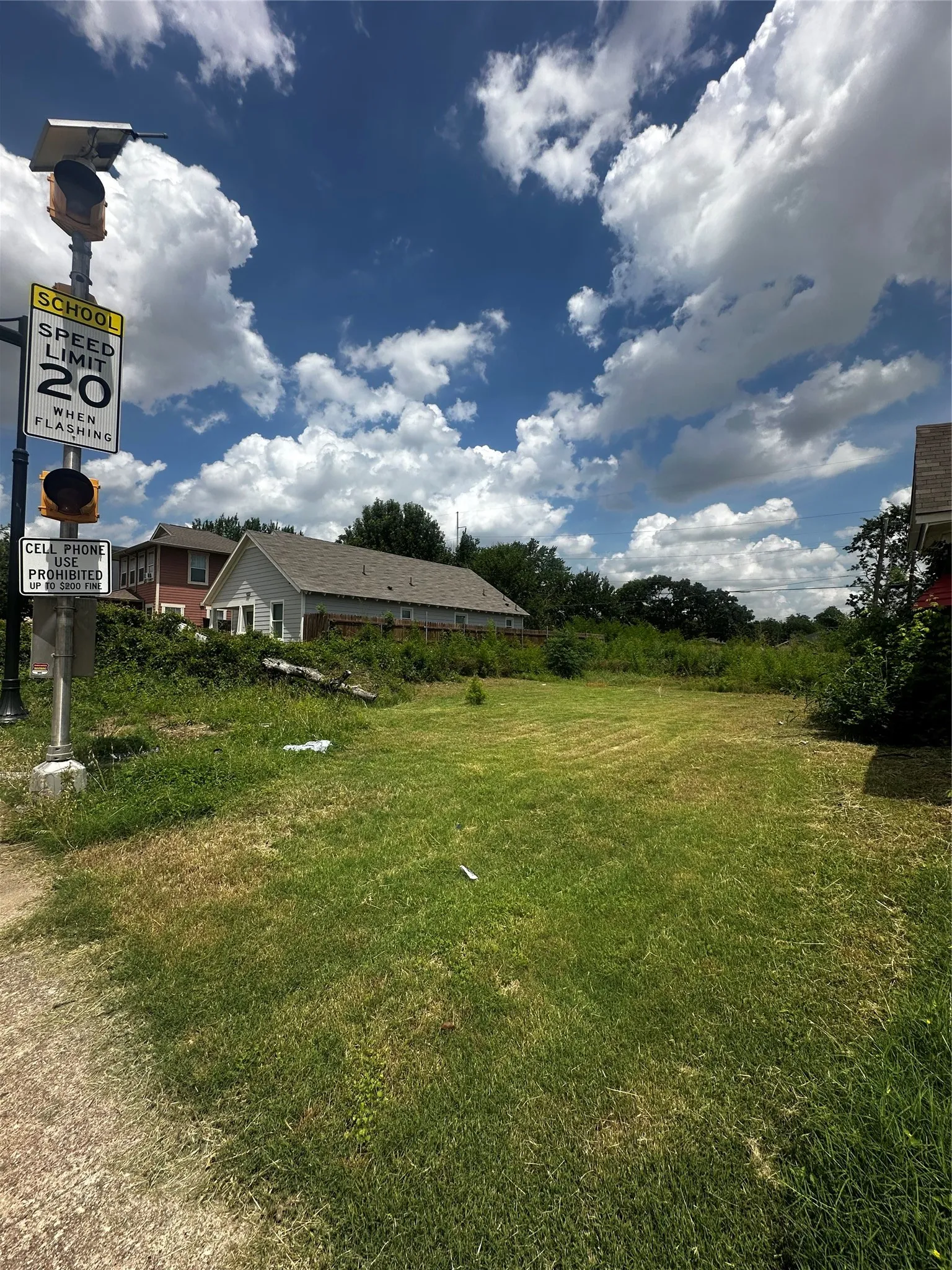 Improved Land For Sale in Tarrant County , 915 E Hattie Street, Fort Worth, Texas 76104, 0, 0, Garage spaces, 0 Sqft, built in 0, Price $110,000, mls#21290824, Real Estate Agent in Fort Worth, Homes For Sale in Tarrant county, Homes For Sale in Fort Worth, Realtor in Fort Worth Texas, Real Estate Brokerage Independent Realty Texas, Luminita Cordes Realtor