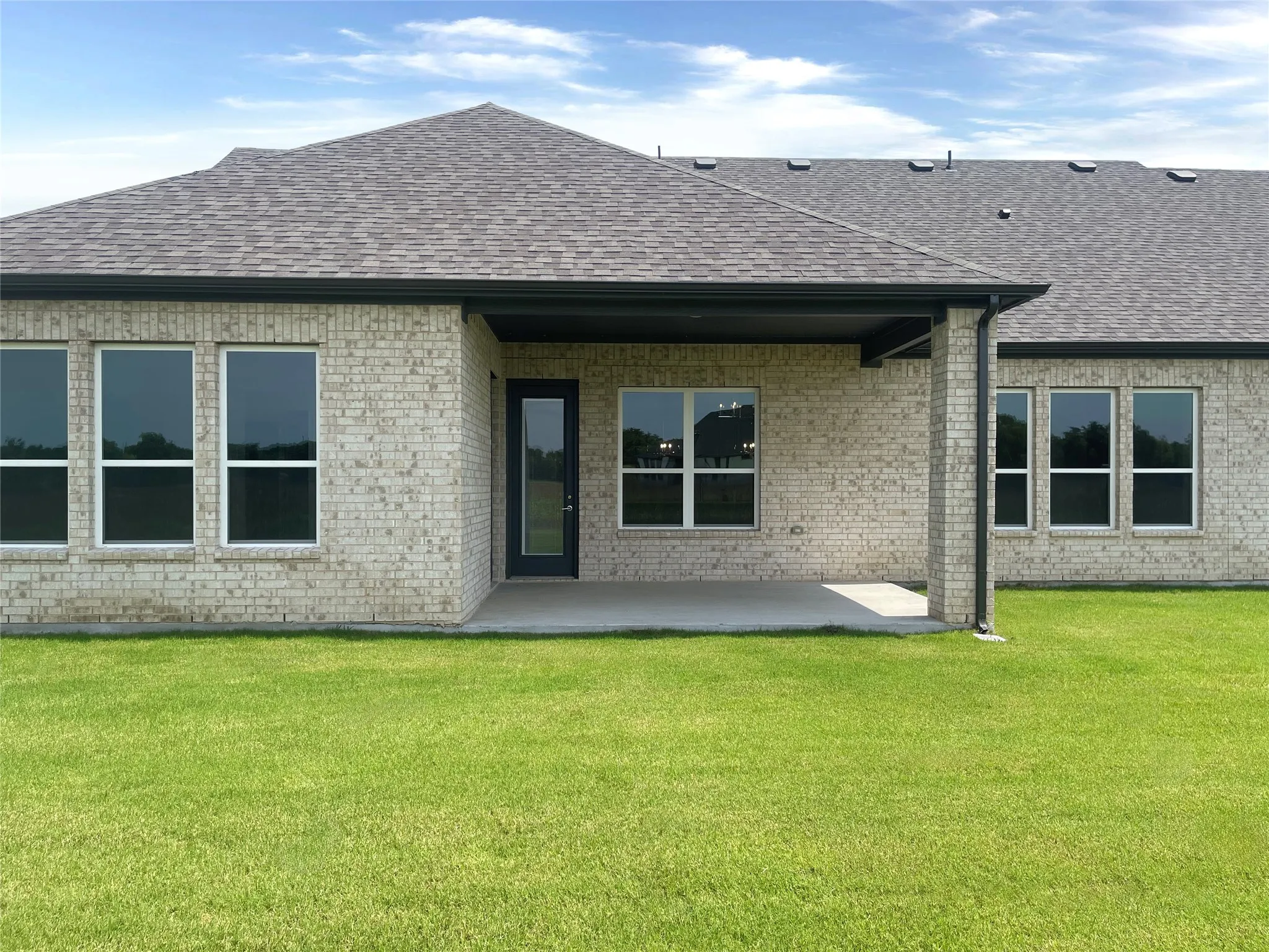 Single Family Residence For Sale in Ellis County , 141 Olson Road, Waxahachie, Texas 75167, 4 Bedroom, 3 Bathroom, 2 Garage spaces, 2,627 Sqft, built in 2024, mls#21290831, Real Estate Agent in Waxahachie, Homes For Sale in Ellis county, Homes For Sale in Waxahachie, Realtor in Waxahachie Texas, Real Estate Brokerage Independent Realty Texas, Luminita Cordes Realtor