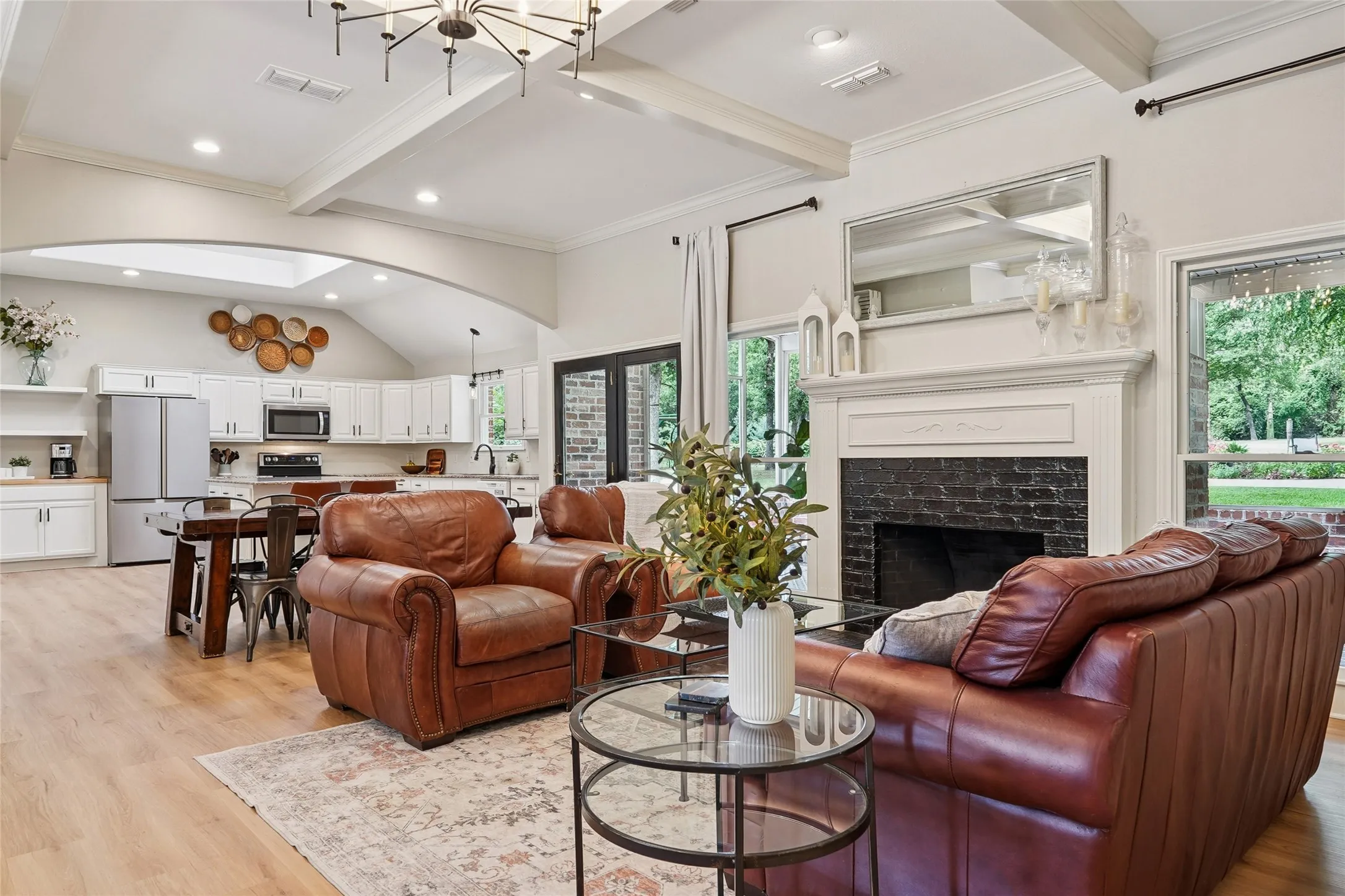 Single Family Residence For Sale in Denton County , 915 Skyline Drive, Argyle, Texas 76226, 5 Bedroom, 4 Bathroom, 2 Garage spaces, 5,895 Sqft, built in 1994, mls#21289183, Real Estate Agent in Argyle, Homes For Sale in Denton county, Homes For Sale in Argyle, Realtor in Argyle Texas, Real Estate Brokerage Independent Realty Texas, Luminita Cordes Realtor