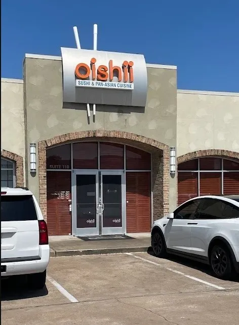 Walkable location near Maple & Motor, Ojeda’s, Oishii, Starbucks, and Kroger