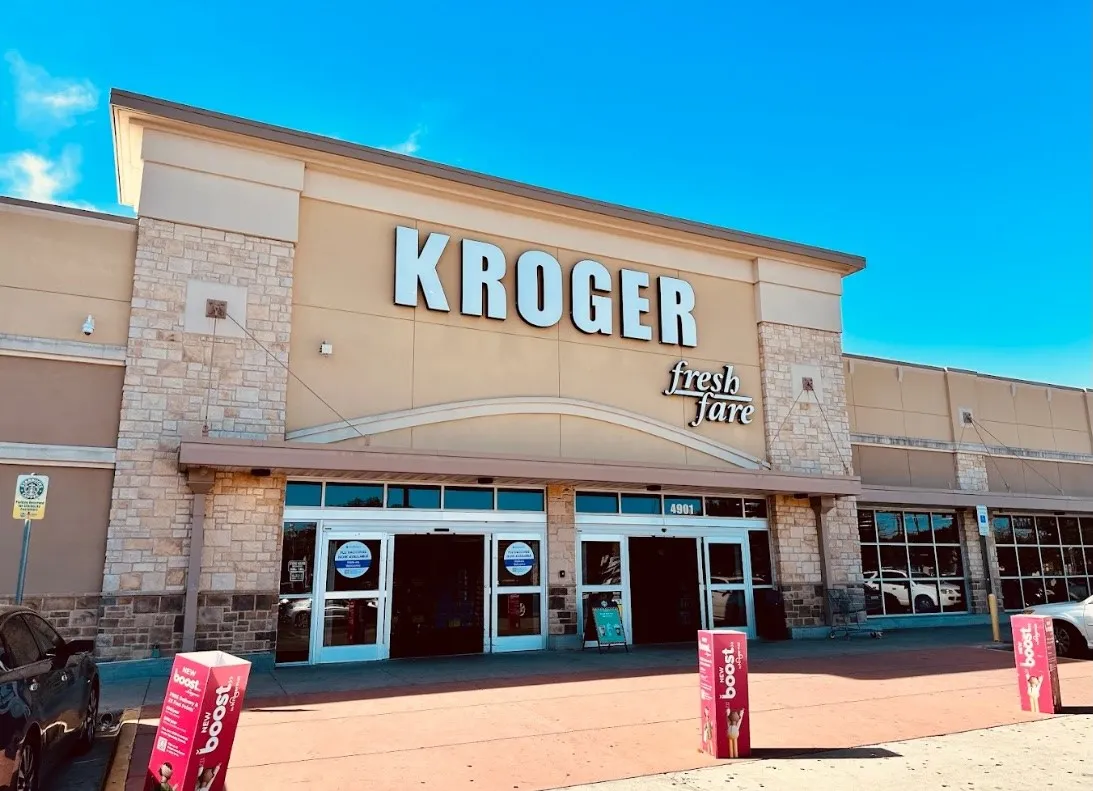 Walkable location near Maple & Motor, Ojeda’s, Oishii, Starbucks, and Kroger