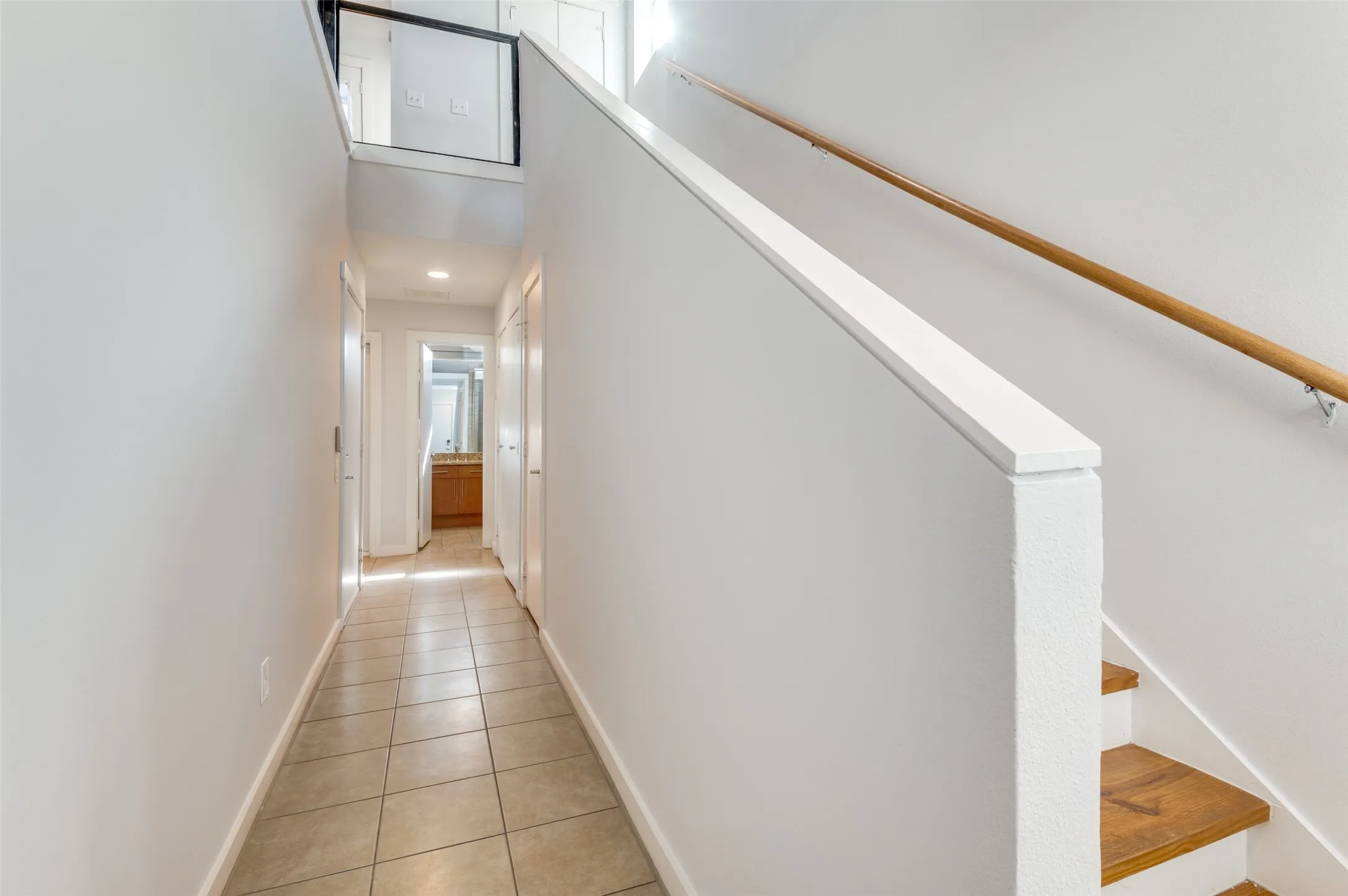 Townhouse For Sale in Dallas County , 4605 Lester Drive, Dallas, Texas 75219, 2 Bedroom, 3 Bathroom, 2 Garage spaces, 1,869 Sqft, built in 2007, mls#21285105, Real Estate Agent in Dallas, Homes For Sale in Dallas county, Homes For Sale in Dallas, Realtor in Dallas Texas, Real Estate Brokerage Independent Realty Texas, Luminita Cordes Realtor