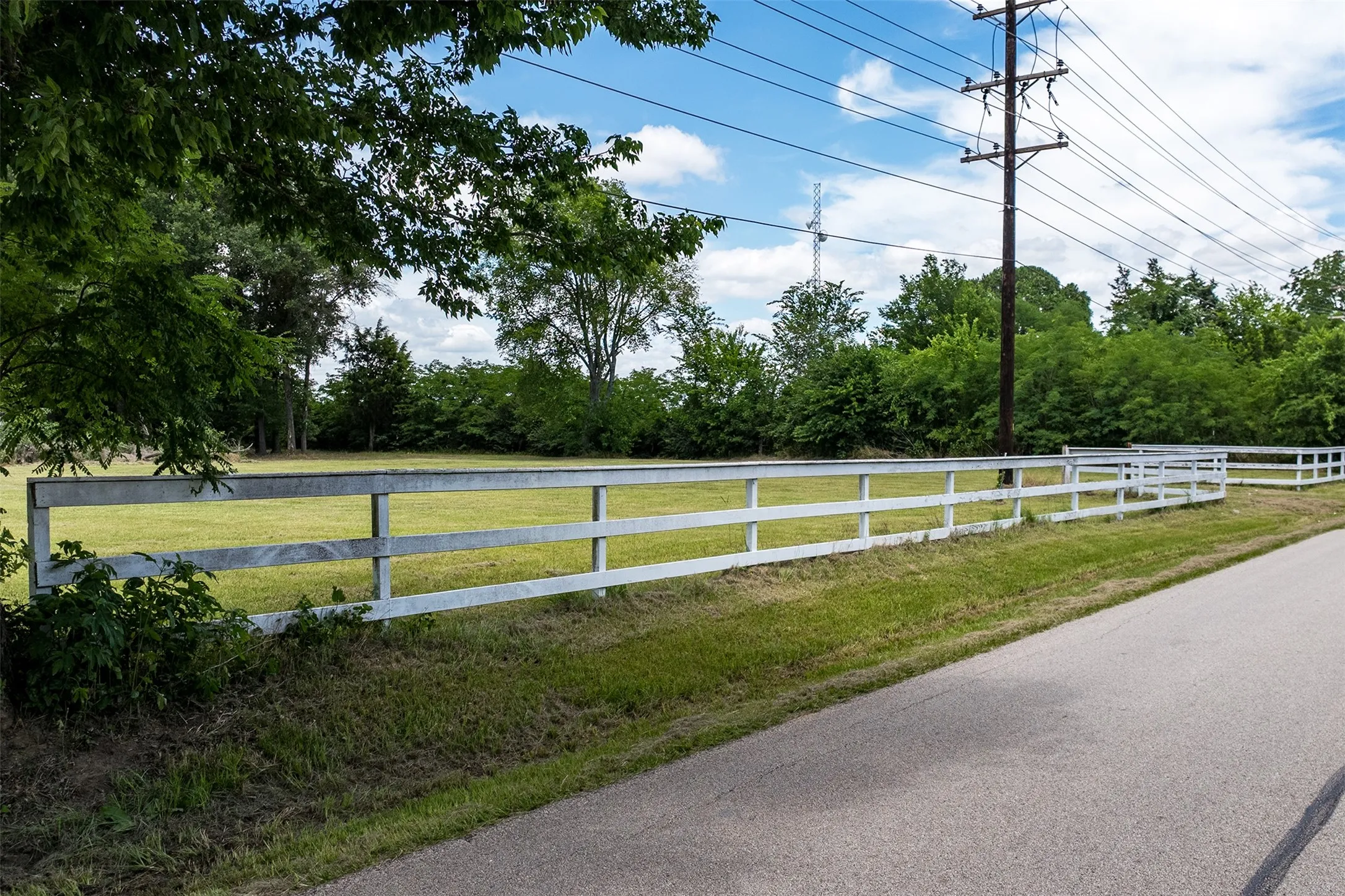 Improved Land For Sale in Henderson County , 212 E Will White Road, Tool, Texas 75143, 0, 0, Garage spaces, 0 Sqft, built in 0, Price $180,000, mls#21290822, Real Estate Agent in Tool, Homes For Sale in Henderson county, Homes For Sale in Tool, Realtor in Tool Texas, Real Estate Brokerage Independent Realty Texas, Luminita Cordes Realtor
