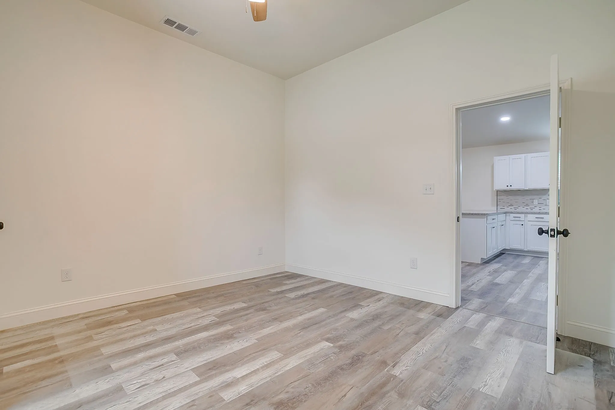 Single Family Residence For Sale in Parker County , 1115 Hanover Street, Weatherford, Texas 76086, 3 Bedroom, 1 Bathroom, Garage spaces, 1,118 Sqft, built in 0, mls#21290862, Real Estate Agent in Weatherford, Homes For Sale in Parker county, Homes For Sale in Weatherford, Realtor in Weatherford Texas, Real Estate Brokerage Independent Realty Texas, Luminita Cordes Realtor