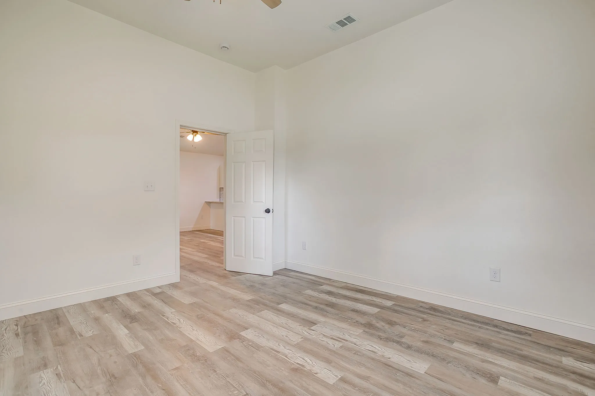 Single Family Residence For Sale in Parker County , 1115 Hanover Street, Weatherford, Texas 76086, 3 Bedroom, 1 Bathroom, Garage spaces, 1,118 Sqft, built in 0, mls#21290862, Real Estate Agent in Weatherford, Homes For Sale in Parker county, Homes For Sale in Weatherford, Realtor in Weatherford Texas, Real Estate Brokerage Independent Realty Texas, Luminita Cordes Realtor