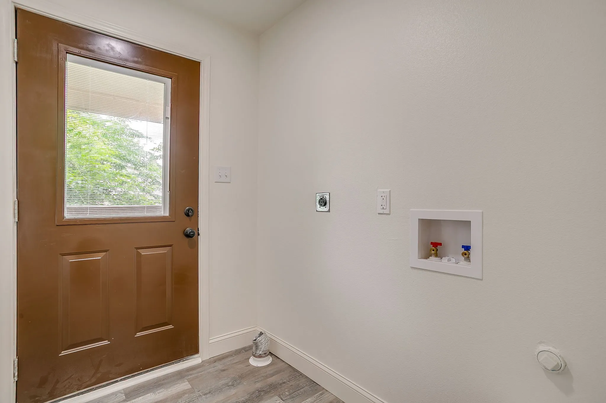 Single Family Residence For Sale in Parker County , 1115 Hanover Street, Weatherford, Texas 76086, 3 Bedroom, 1 Bathroom, Garage spaces, 1,118 Sqft, built in 0, mls#21290862, Real Estate Agent in Weatherford, Homes For Sale in Parker county, Homes For Sale in Weatherford, Realtor in Weatherford Texas, Real Estate Brokerage Independent Realty Texas, Luminita Cordes Realtor