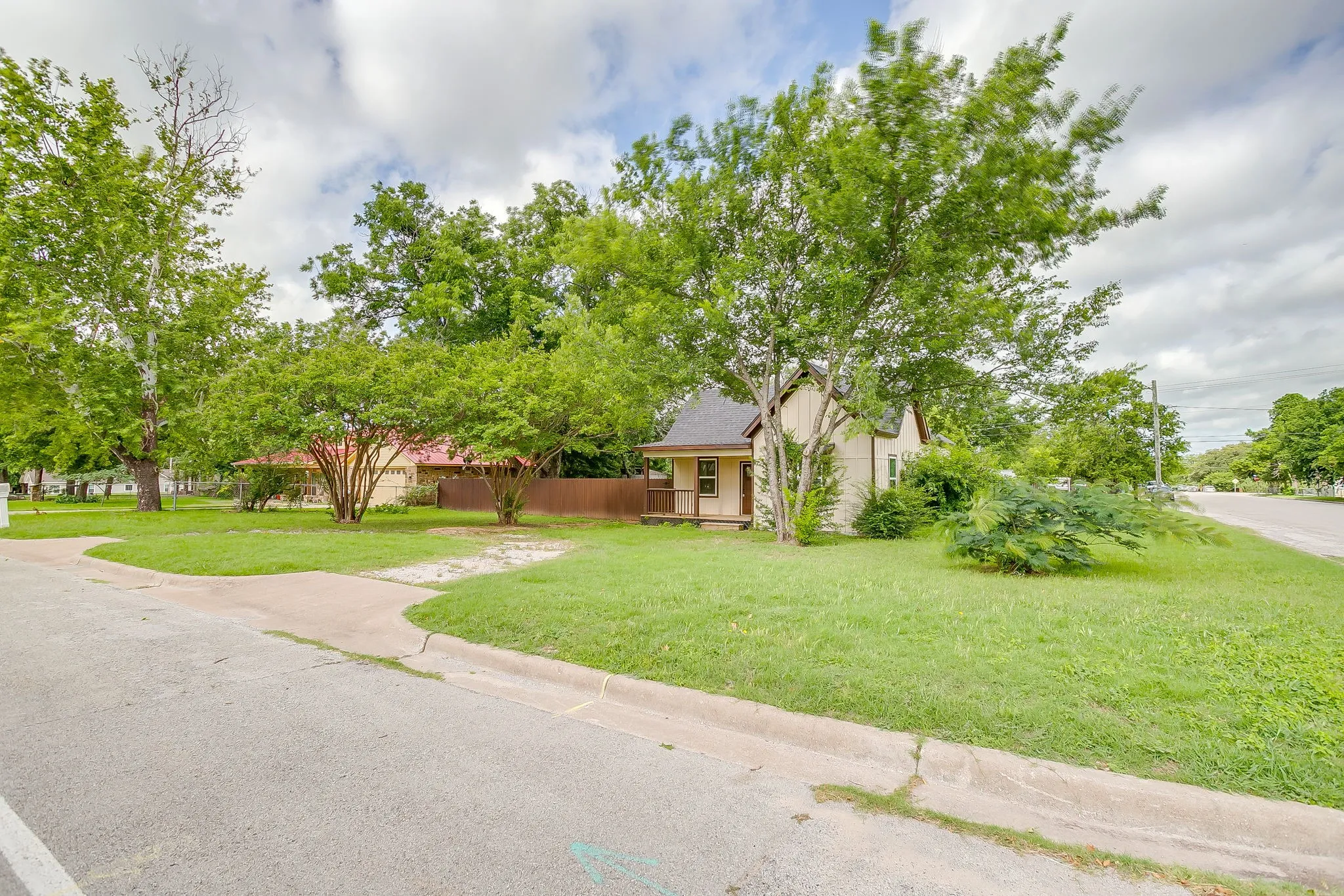 Single Family Residence For Sale in Parker County , 1115 Hanover Street, Weatherford, Texas 76086, 3 Bedroom, 1 Bathroom, Garage spaces, 1,118 Sqft, built in 0, mls#21290862, Real Estate Agent in Weatherford, Homes For Sale in Parker county, Homes For Sale in Weatherford, Realtor in Weatherford Texas, Real Estate Brokerage Independent Realty Texas, Luminita Cordes Realtor