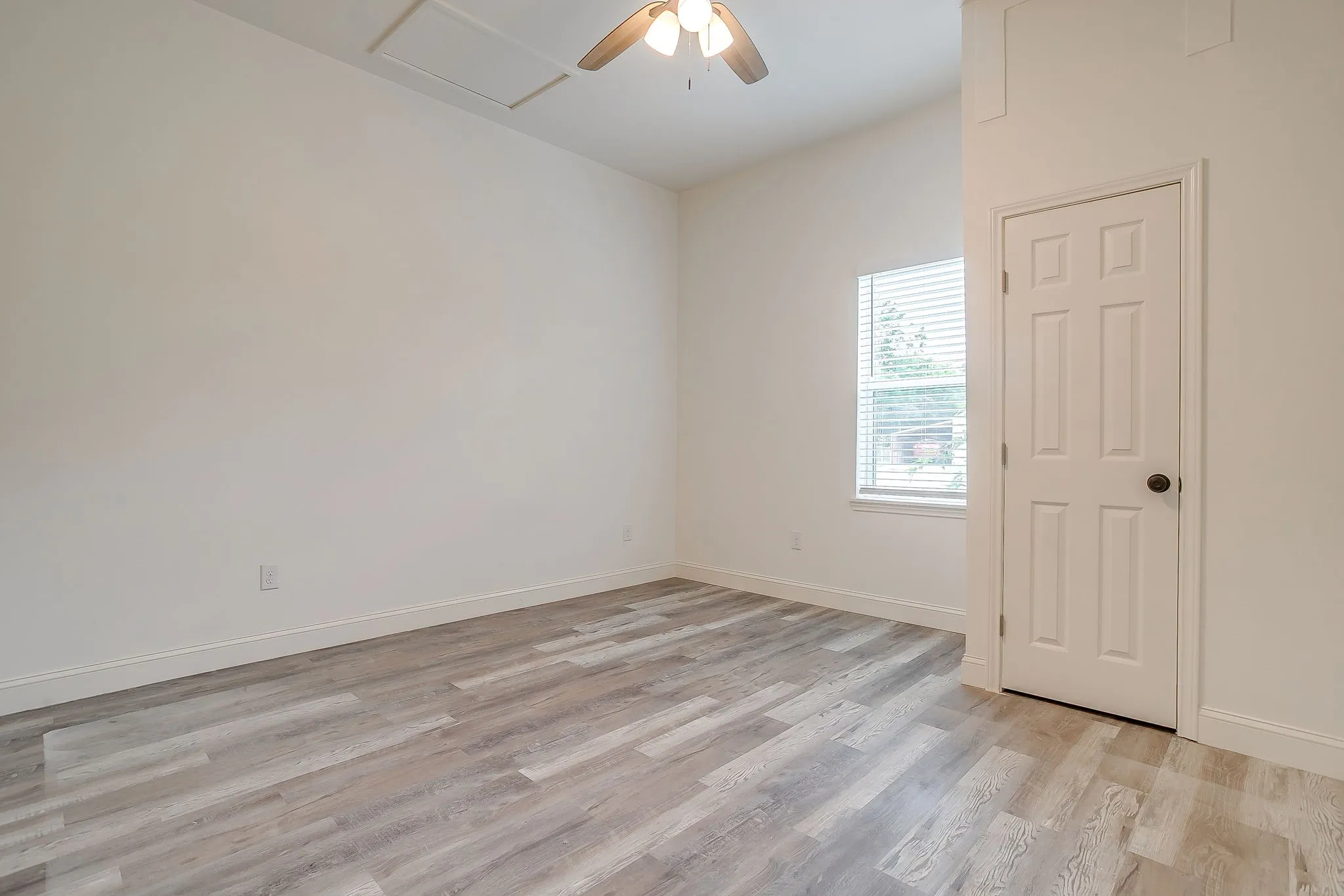Single Family Residence For Sale in Parker County , 1115 Hanover Street, Weatherford, Texas 76086, 3 Bedroom, 1 Bathroom, Garage spaces, 1,118 Sqft, built in 0, mls#21290862, Real Estate Agent in Weatherford, Homes For Sale in Parker county, Homes For Sale in Weatherford, Realtor in Weatherford Texas, Real Estate Brokerage Independent Realty Texas, Luminita Cordes Realtor