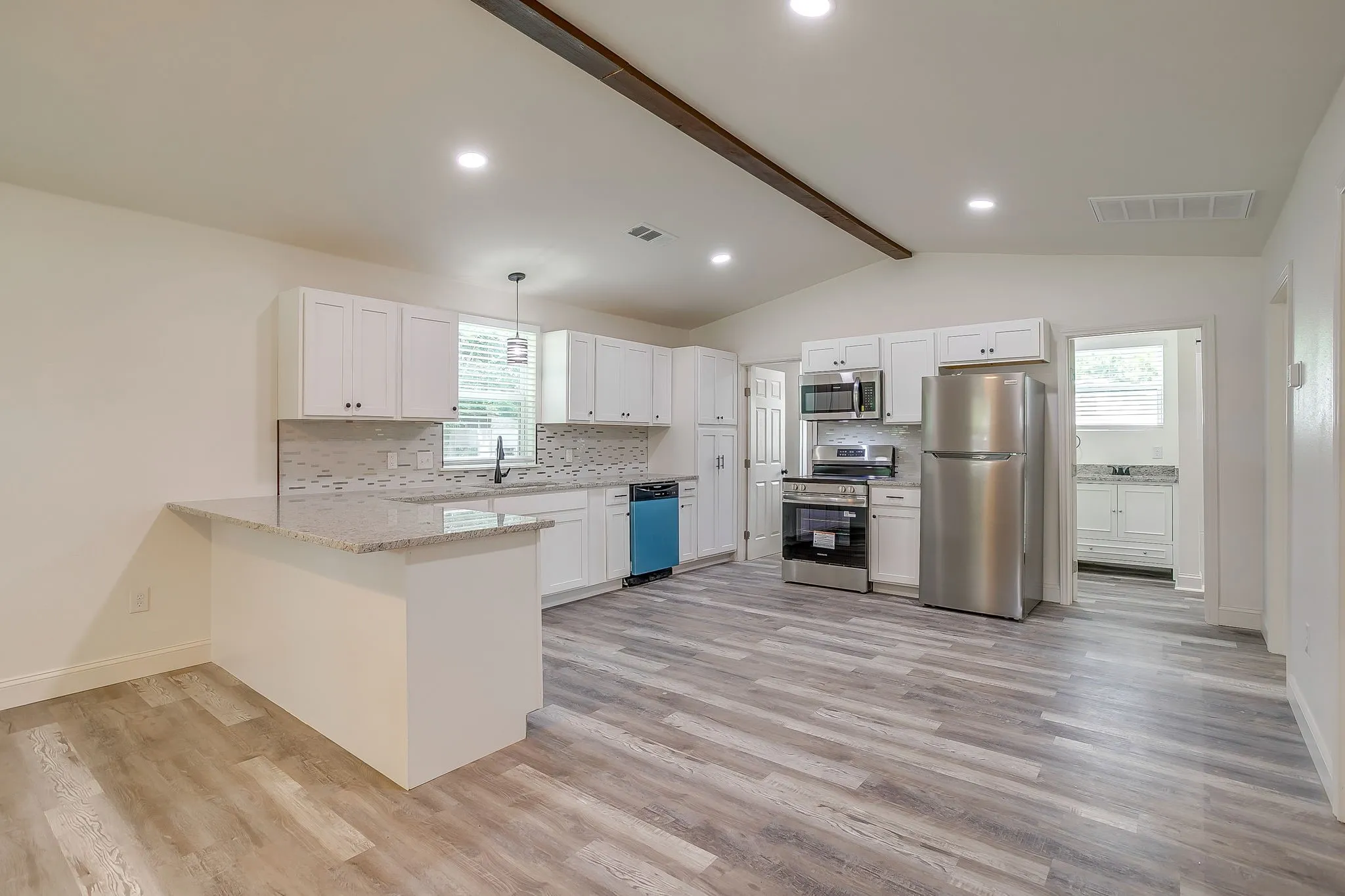 Single Family Residence For Sale in Parker County , 1115 Hanover Street, Weatherford, Texas 76086, 3 Bedroom, 1 Bathroom, Garage spaces, 1,118 Sqft, built in 0, mls#21290862, Real Estate Agent in Weatherford, Homes For Sale in Parker county, Homes For Sale in Weatherford, Realtor in Weatherford Texas, Real Estate Brokerage Independent Realty Texas, Luminita Cordes Realtor