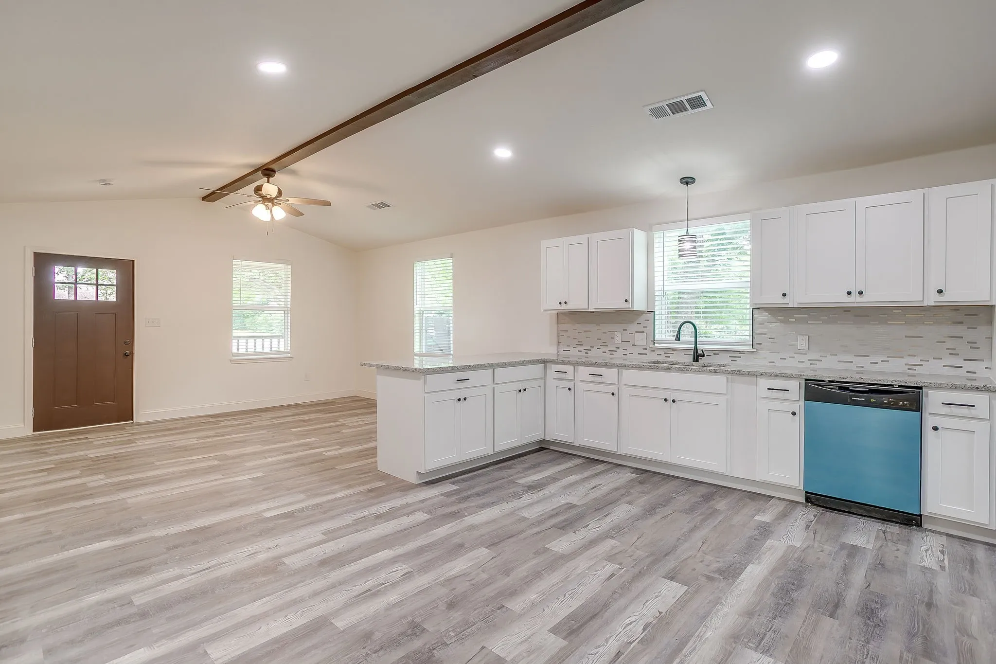 Single Family Residence For Sale in Parker County , 1115 Hanover Street, Weatherford, Texas 76086, 3 Bedroom, 1 Bathroom, Garage spaces, 1,118 Sqft, built in 0, mls#21290862, Real Estate Agent in Weatherford, Homes For Sale in Parker county, Homes For Sale in Weatherford, Realtor in Weatherford Texas, Real Estate Brokerage Independent Realty Texas, Luminita Cordes Realtor