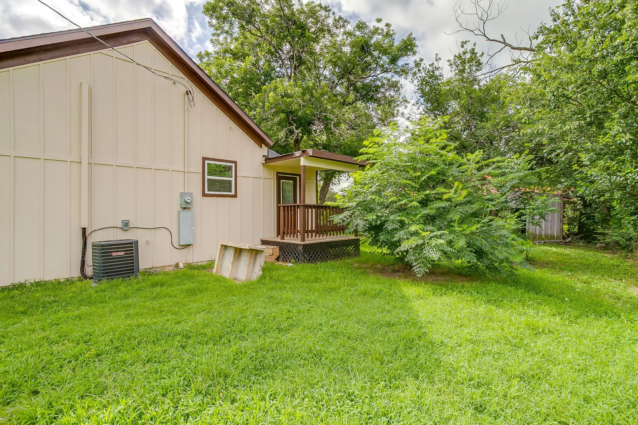 Single Family Residence For Sale in Parker County , 1115 Hanover Street, Weatherford, Texas 76086, 3 Bedroom, 1 Bathroom, Garage spaces, 1,118 Sqft, built in 0, mls#21290862, Real Estate Agent in Weatherford, Homes For Sale in Parker county, Homes For Sale in Weatherford, Realtor in Weatherford Texas, Real Estate Brokerage Independent Realty Texas, Luminita Cordes Realtor