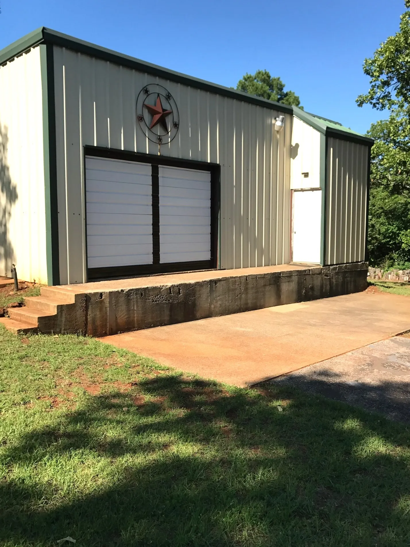 Single Family Residence For Sale in Van Zandt County , 440 VZ County Road 4814, Ben Wheeler, Texas 75754, 3 Bedroom, 3 Bathroom, Garage spaces, 2,008 Sqft, built in 1999, mls#21290868, Real Estate Agent in Ben Wheeler, Homes For Sale in Van Zandt county, Homes For Sale in Ben Wheeler, Realtor in Ben Wheeler Texas, Real Estate Brokerage Independent Realty Texas, Luminita Cordes Realtor