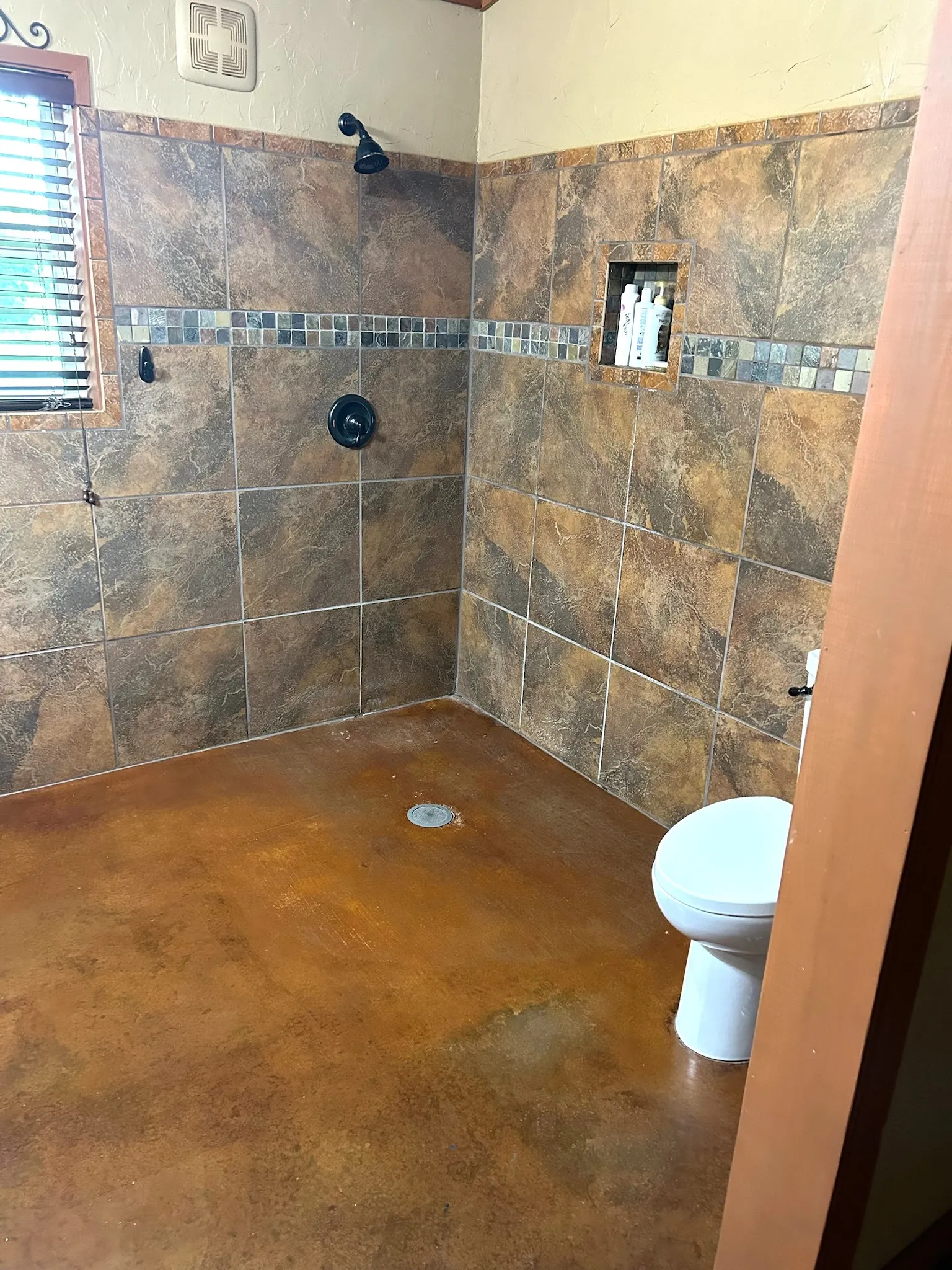 Single Family Residence For Sale in Van Zandt County , 440 VZ County Road 4814, Ben Wheeler, Texas 75754, 3 Bedroom, 3 Bathroom, Garage spaces, 2,008 Sqft, built in 1999, mls#21290868, Real Estate Agent in Ben Wheeler, Homes For Sale in Van Zandt county, Homes For Sale in Ben Wheeler, Realtor in Ben Wheeler Texas, Real Estate Brokerage Independent Realty Texas, Luminita Cordes Realtor
