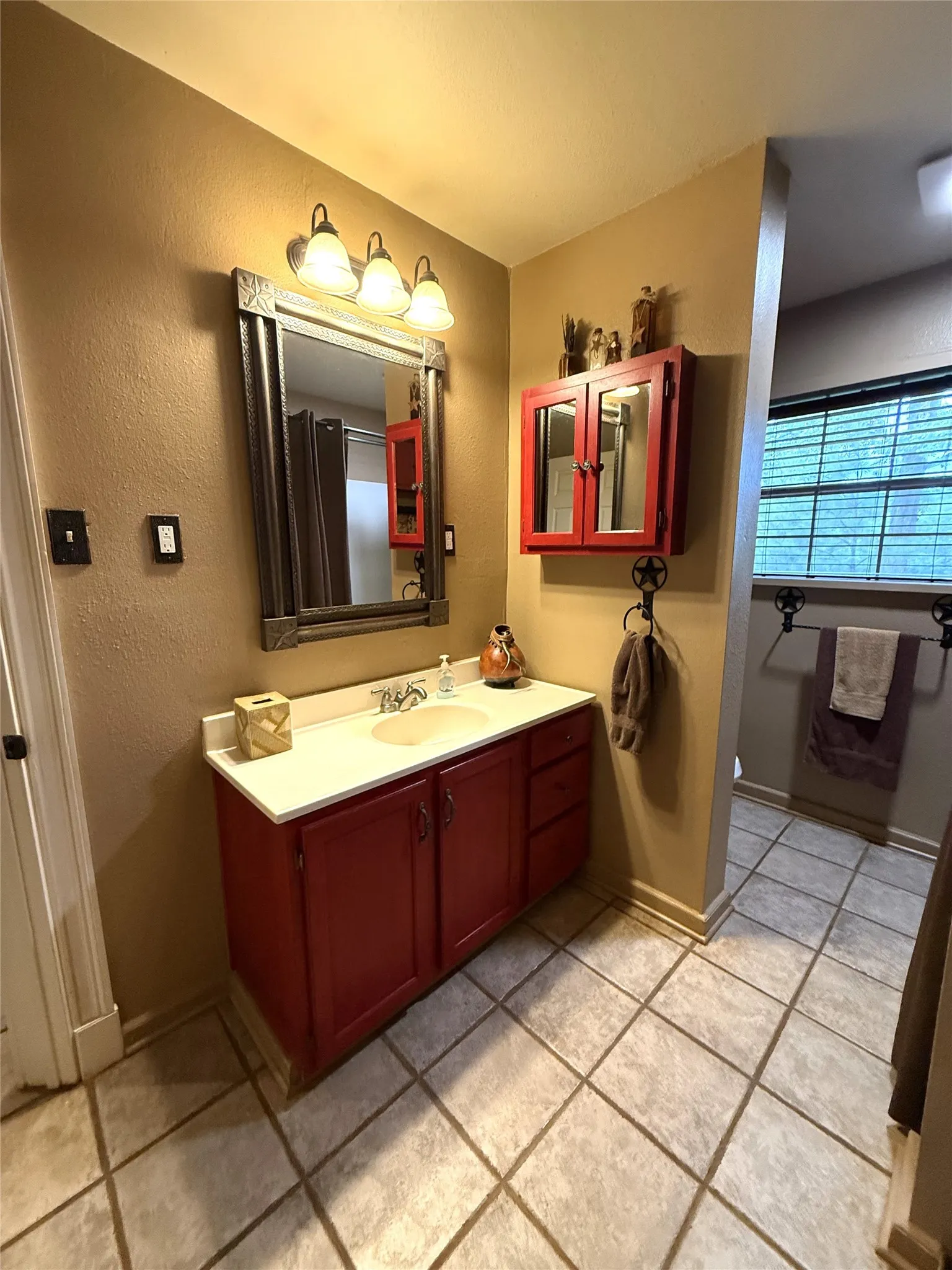 Single Family Residence For Sale in Van Zandt County , 440 VZ County Road 4814, Ben Wheeler, Texas 75754, 3 Bedroom, 3 Bathroom, Garage spaces, 2,008 Sqft, built in 1999, mls#21290868, Real Estate Agent in Ben Wheeler, Homes For Sale in Van Zandt county, Homes For Sale in Ben Wheeler, Realtor in Ben Wheeler Texas, Real Estate Brokerage Independent Realty Texas, Luminita Cordes Realtor