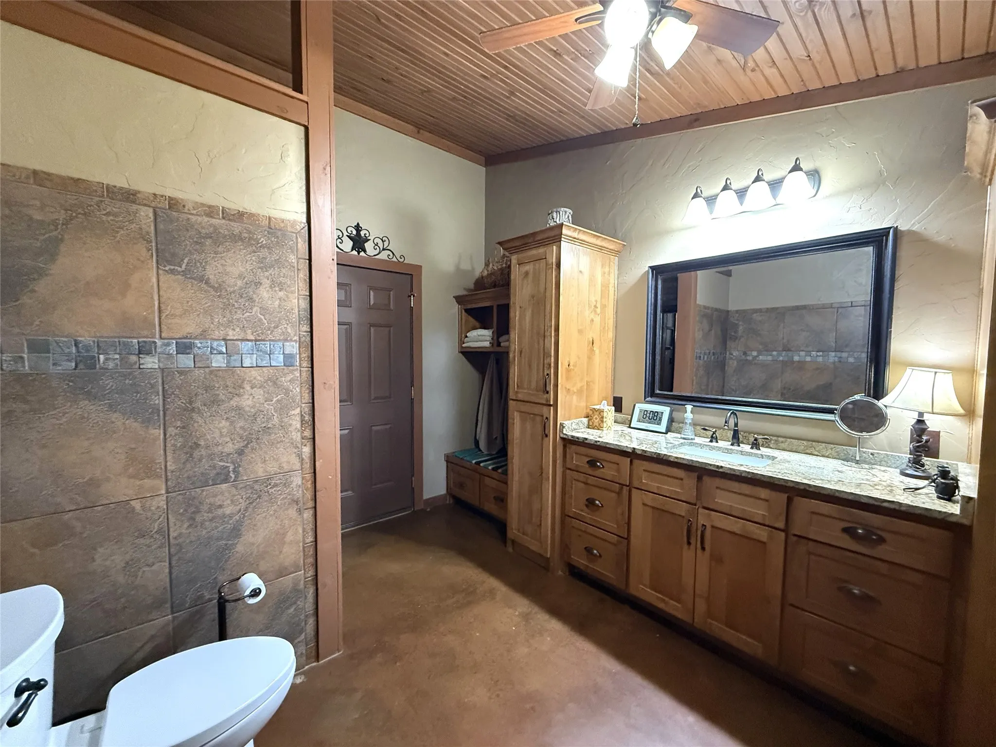 Single Family Residence For Sale in Van Zandt County , 440 VZ County Road 4814, Ben Wheeler, Texas 75754, 3 Bedroom, 3 Bathroom, Garage spaces, 2,008 Sqft, built in 1999, mls#21290868, Real Estate Agent in Ben Wheeler, Homes For Sale in Van Zandt county, Homes For Sale in Ben Wheeler, Realtor in Ben Wheeler Texas, Real Estate Brokerage Independent Realty Texas, Luminita Cordes Realtor