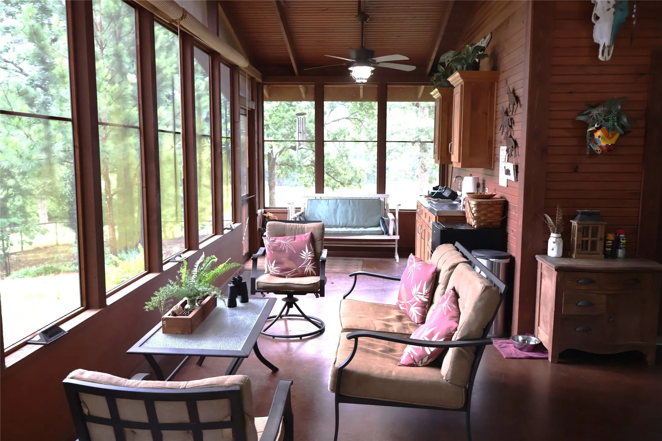 Screened in porch