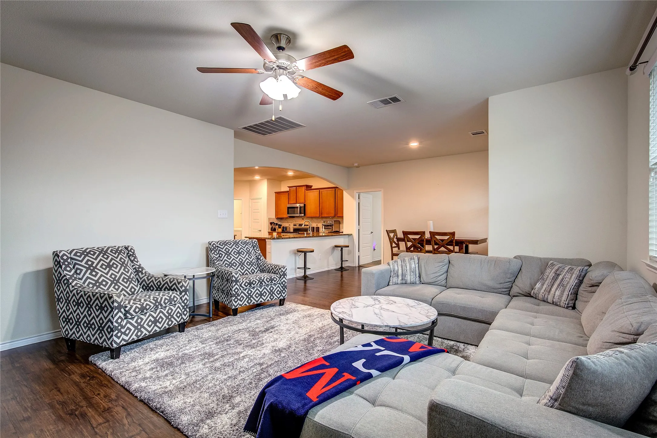 Single Family Residence For Sale in Hunt County , 3217 Honeycomb Way, Royse City, Texas 75189, 4 Bedroom, 3 Bathroom, 2 Garage spaces, 2,478 Sqft, built in 2018, mls#21282461, Real Estate Agent in Royse City, Homes For Sale in Hunt county, Homes For Sale in Royse City, Realtor in Royse City Texas, Real Estate Brokerage Independent Realty Texas, Luminita Cordes Realtor