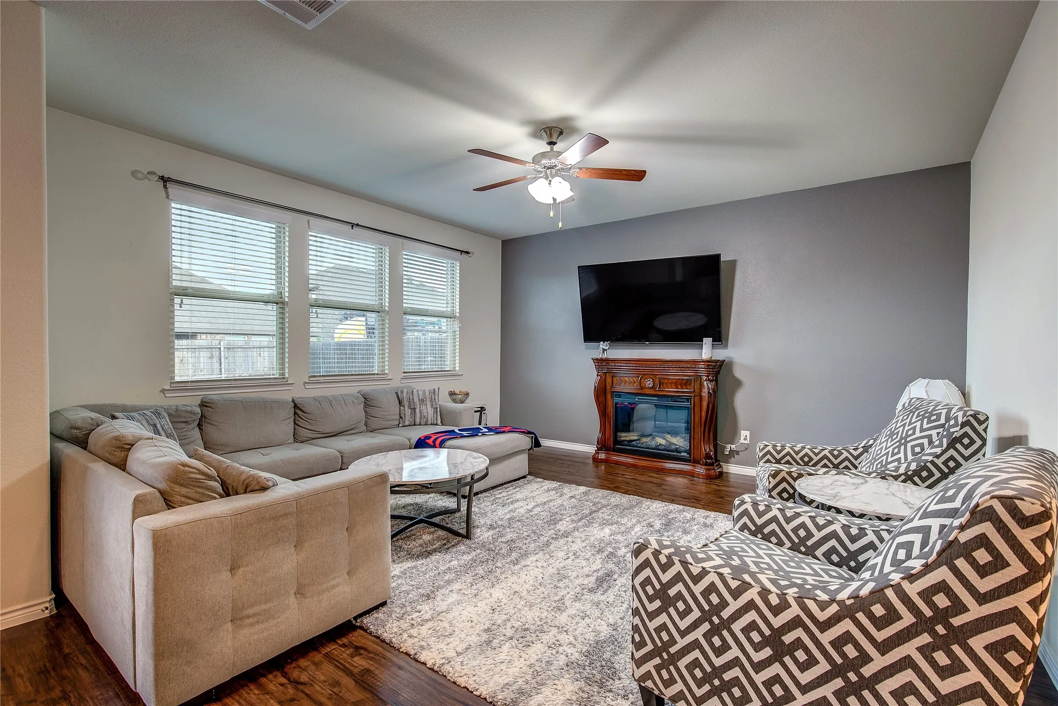 Single Family Residence For Sale in Hunt County , 3217 Honeycomb Way, Royse City, Texas 75189, 4 Bedroom, 3 Bathroom, 2 Garage spaces, 2,478 Sqft, built in 2018, mls#21282461, Real Estate Agent in Royse City, Homes For Sale in Hunt county, Homes For Sale in Royse City, Realtor in Royse City Texas, Real Estate Brokerage Independent Realty Texas, Luminita Cordes Realtor