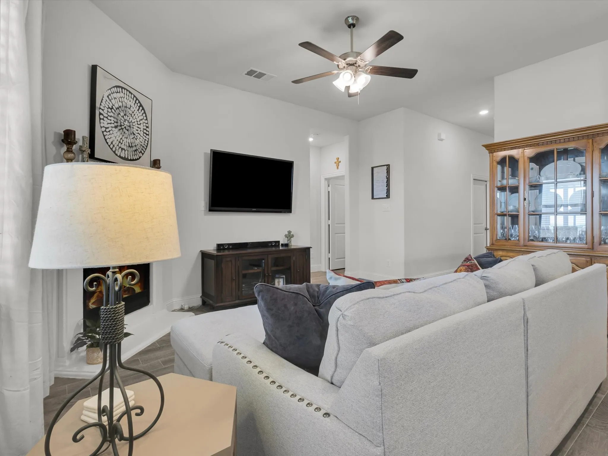 Single Family Residence For Sale in Denton County , 10925 Canyon Mine Drive, Aubrey, Texas 76227, 3 Bedroom, 2 Bathroom, 2 Garage spaces, 1,523 Sqft, built in 2021, mls#21289095, Real Estate Agent in Aubrey, Homes For Sale in Denton county, Homes For Sale in Aubrey, Realtor in Aubrey Texas, Real Estate Brokerage Independent Realty Texas, Luminita Cordes Realtor