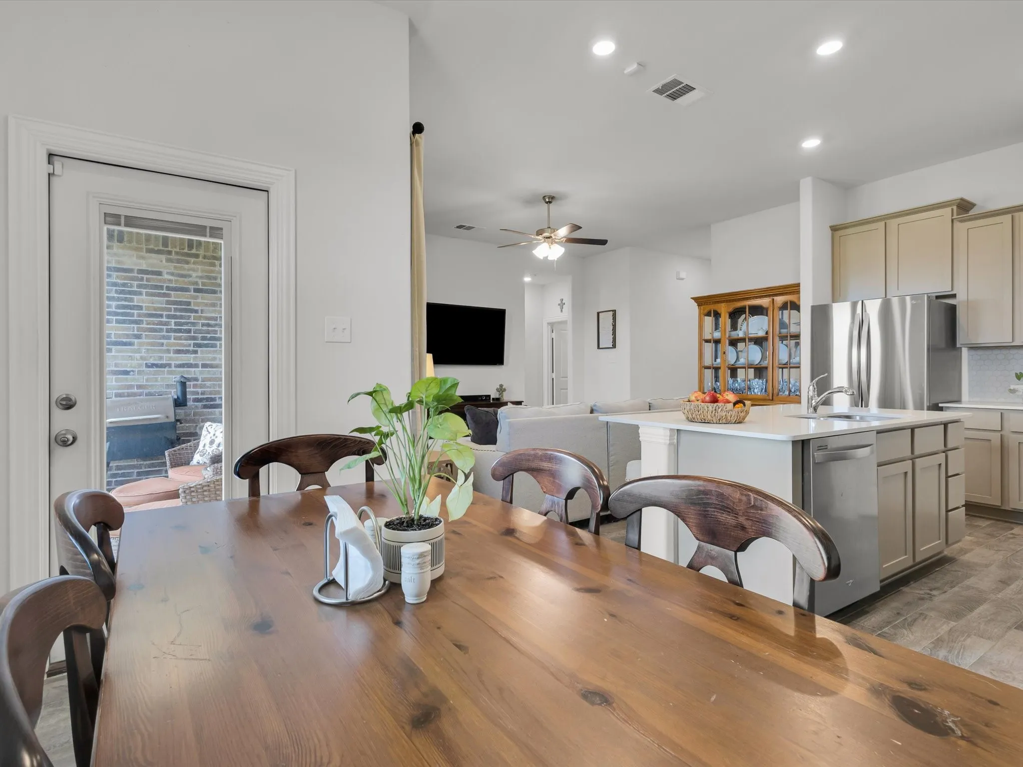 Single Family Residence For Sale in Denton County , 10925 Canyon Mine Drive, Aubrey, Texas 76227, 3 Bedroom, 2 Bathroom, 2 Garage spaces, 1,523 Sqft, built in 2021, mls#21289095, Real Estate Agent in Aubrey, Homes For Sale in Denton county, Homes For Sale in Aubrey, Realtor in Aubrey Texas, Real Estate Brokerage Independent Realty Texas, Luminita Cordes Realtor