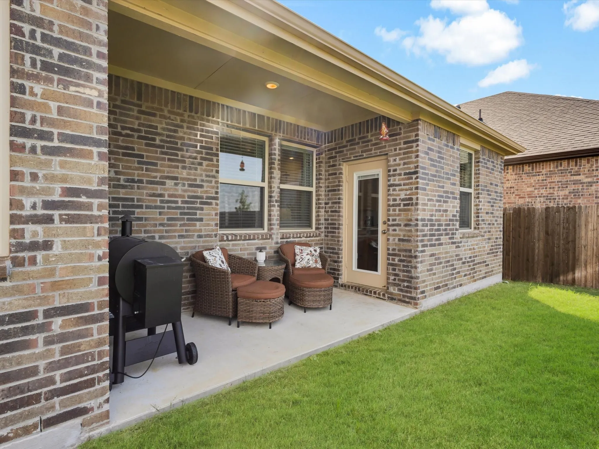 Single Family Residence For Sale in Denton County , 10925 Canyon Mine Drive, Aubrey, Texas 76227, 3 Bedroom, 2 Bathroom, 2 Garage spaces, 1,523 Sqft, built in 2021, mls#21289095, Real Estate Agent in Aubrey, Homes For Sale in Denton county, Homes For Sale in Aubrey, Realtor in Aubrey Texas, Real Estate Brokerage Independent Realty Texas, Luminita Cordes Realtor