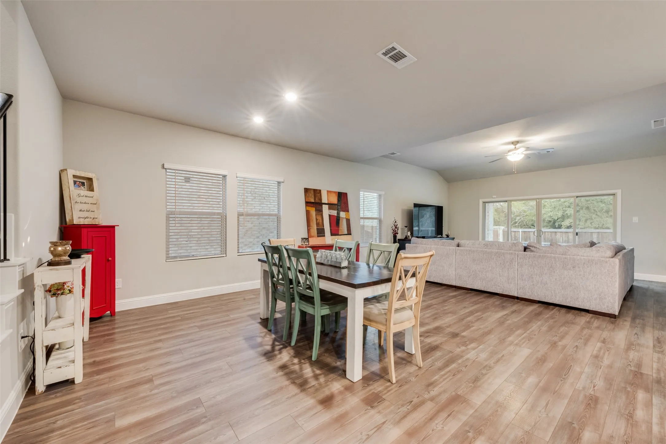 Single Family Residence For Sale in Collin County , 1611 Ironwood Way, Melissa, Texas 75454, 4 Bedroom, 4 Bathroom, 2 Garage spaces, 3,103 Sqft, built in 2022, mls#21286088, Real Estate Agent in Melissa, Homes For Sale in Collin county, Homes For Sale in Melissa, Realtor in Melissa Texas, Real Estate Brokerage Independent Realty Texas, Luminita Cordes Realtor