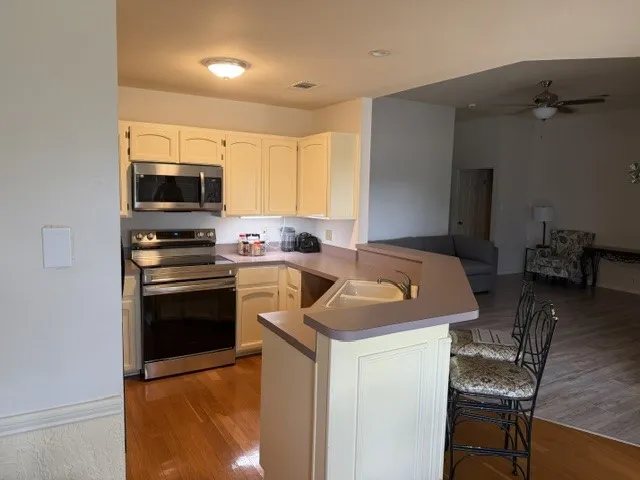 Single Family Residence For Sale in Bell County , 3012 Red Oak Drive, Belton, Texas 76513, 3 Bedrooms, 2 Bathrooms, 2 Garage spaces, 2,012 Sqft, built in 1992, Price $372,250, mls#21290762, Real Estate Agent in Belton, Homes For Sale in Bell county, Homes For Sale in Belton, Realtor in Belton Texas, Real Estate Brokerage Independent Realty Texas, Luminita Cordes Realtor