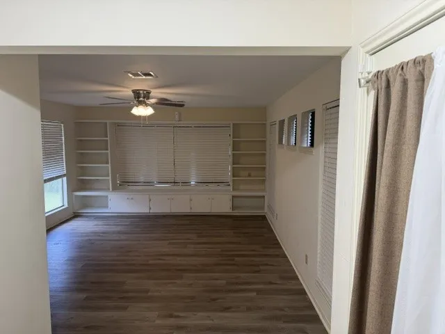 Single Family Residence For Sale in Bell County , 3012 Red Oak Drive, Belton, Texas 76513, 3 Bedrooms, 2 Bathrooms, 2 Garage spaces, 2,012 Sqft, built in 1992, Price $372,250, mls#21290762, Real Estate Agent in Belton, Homes For Sale in Bell county, Homes For Sale in Belton, Realtor in Belton Texas, Real Estate Brokerage Independent Realty Texas, Luminita Cordes Realtor