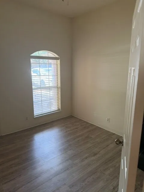 Single Family Residence For Sale in Bell County , 3012 Red Oak Drive, Belton, Texas 76513, 3 Bedrooms, 2 Bathrooms, 2 Garage spaces, 2,012 Sqft, built in 1992, Price $372,250, mls#21290762, Real Estate Agent in Belton, Homes For Sale in Bell county, Homes For Sale in Belton, Realtor in Belton Texas, Real Estate Brokerage Independent Realty Texas, Luminita Cordes Realtor